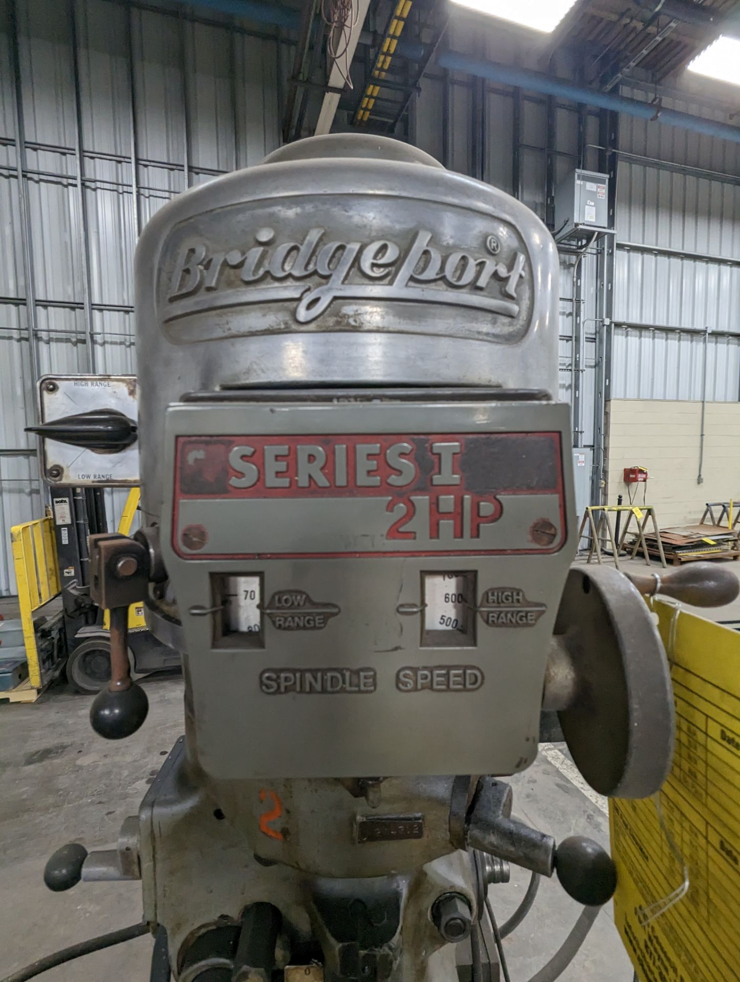 BRIDGEPORT SERIES I VERTICAL MILLING MACHINE VARIABLE SPEED 2 HP; 4'X9" - Image 2 of 4