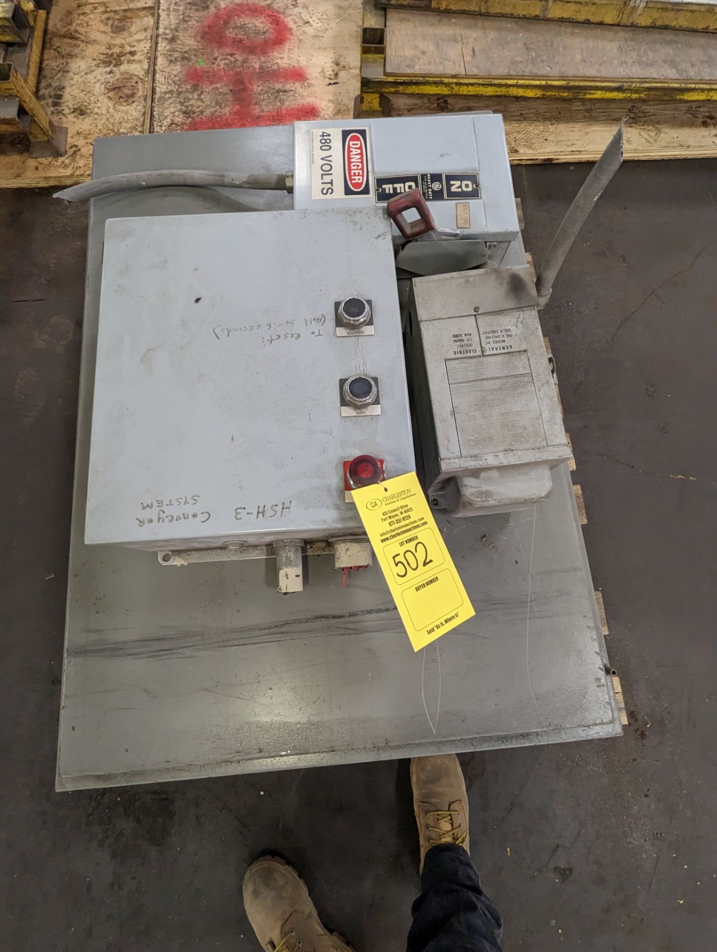PALLET WITH ELECTRICAL BOX WITH COMPONENTS; SAFETY SWITCHES