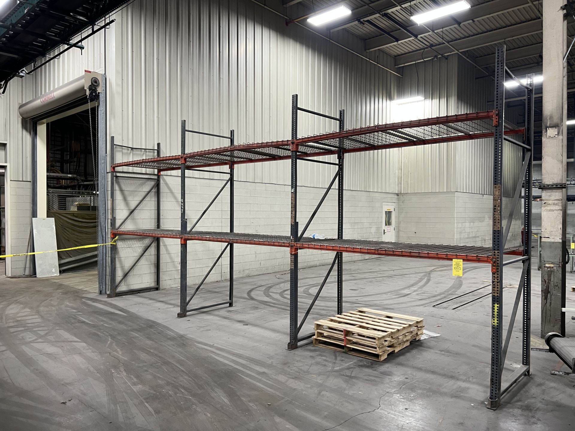 PALLET RACKING WITH WIRE SHELVING: (4) 11' UPRIGHTS; (12) 8' CROSSBEAMS