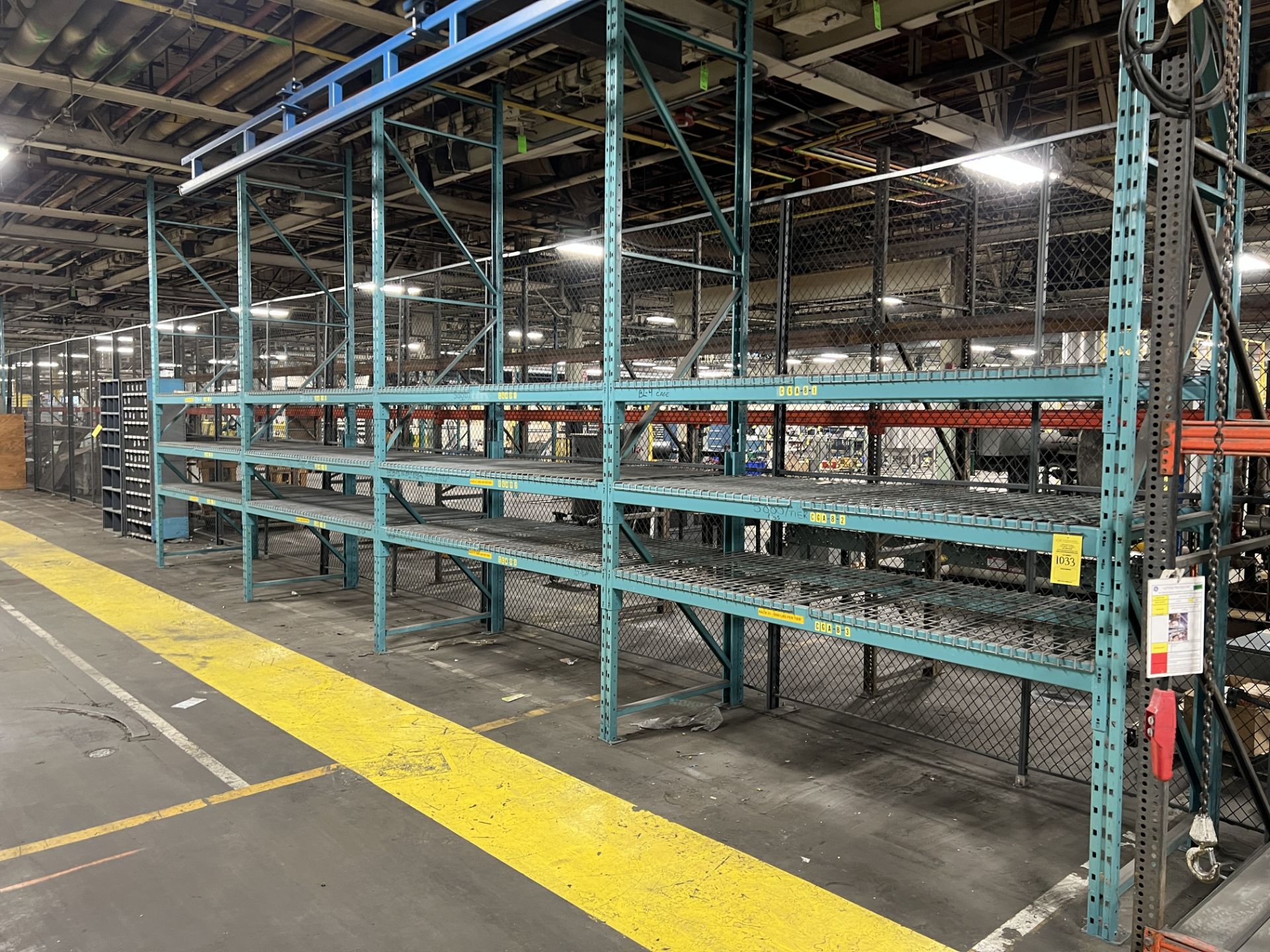 ROW OF PALLET RACKING WITH WIRE DECKING: (5) 14' UPRIGHTS; (24) 8' CROSSBEAMS