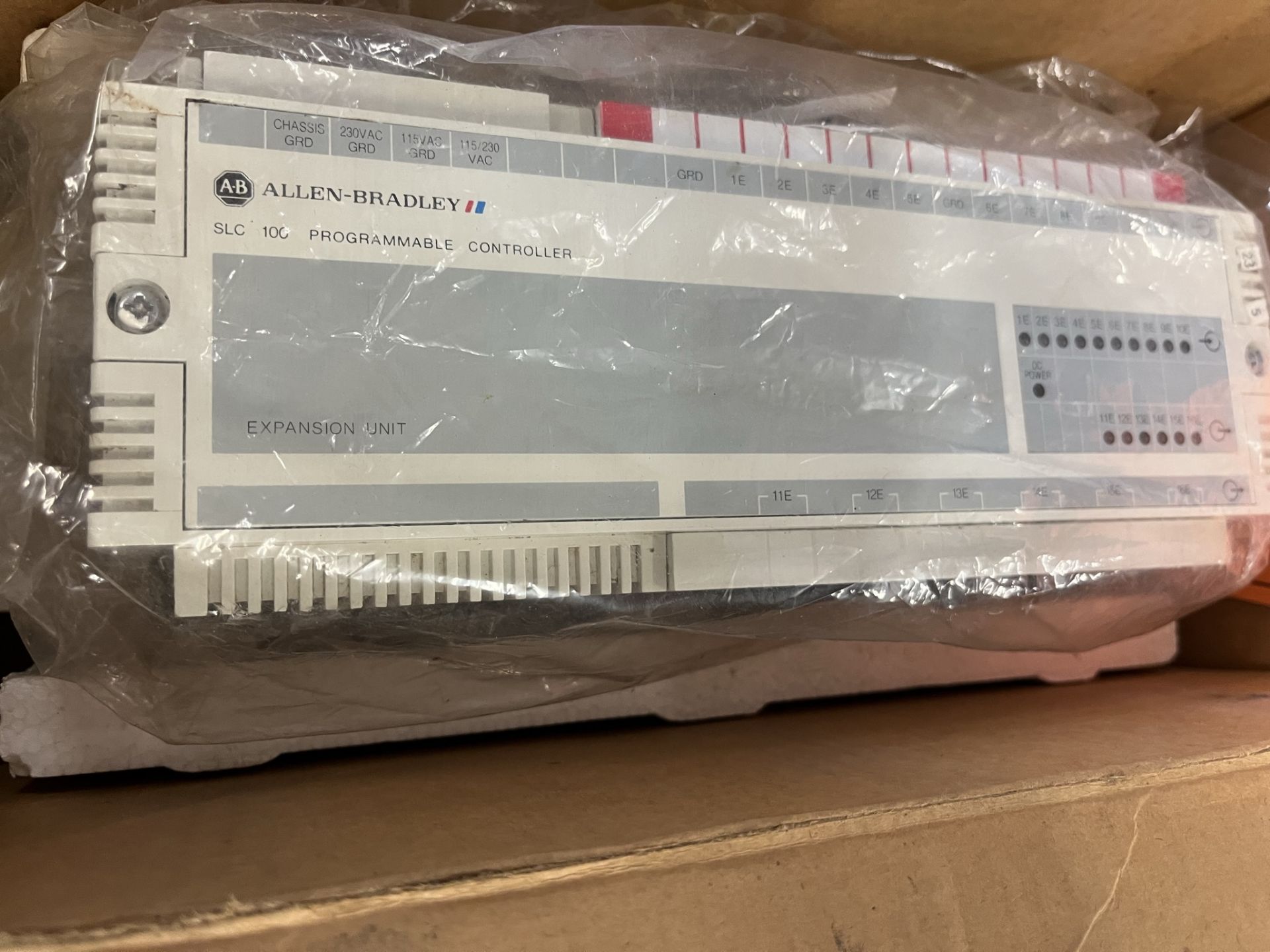 ALLEN-BRADLEY SLC 100 PROGRAMMABLE CONTROLLER