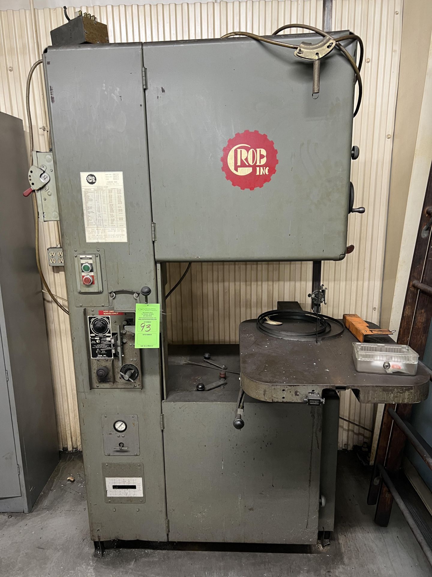 GROB VERTICAL BAND SAW MODEL # 4V-24 SERIAL # 1870 WITH BLADE WELDER