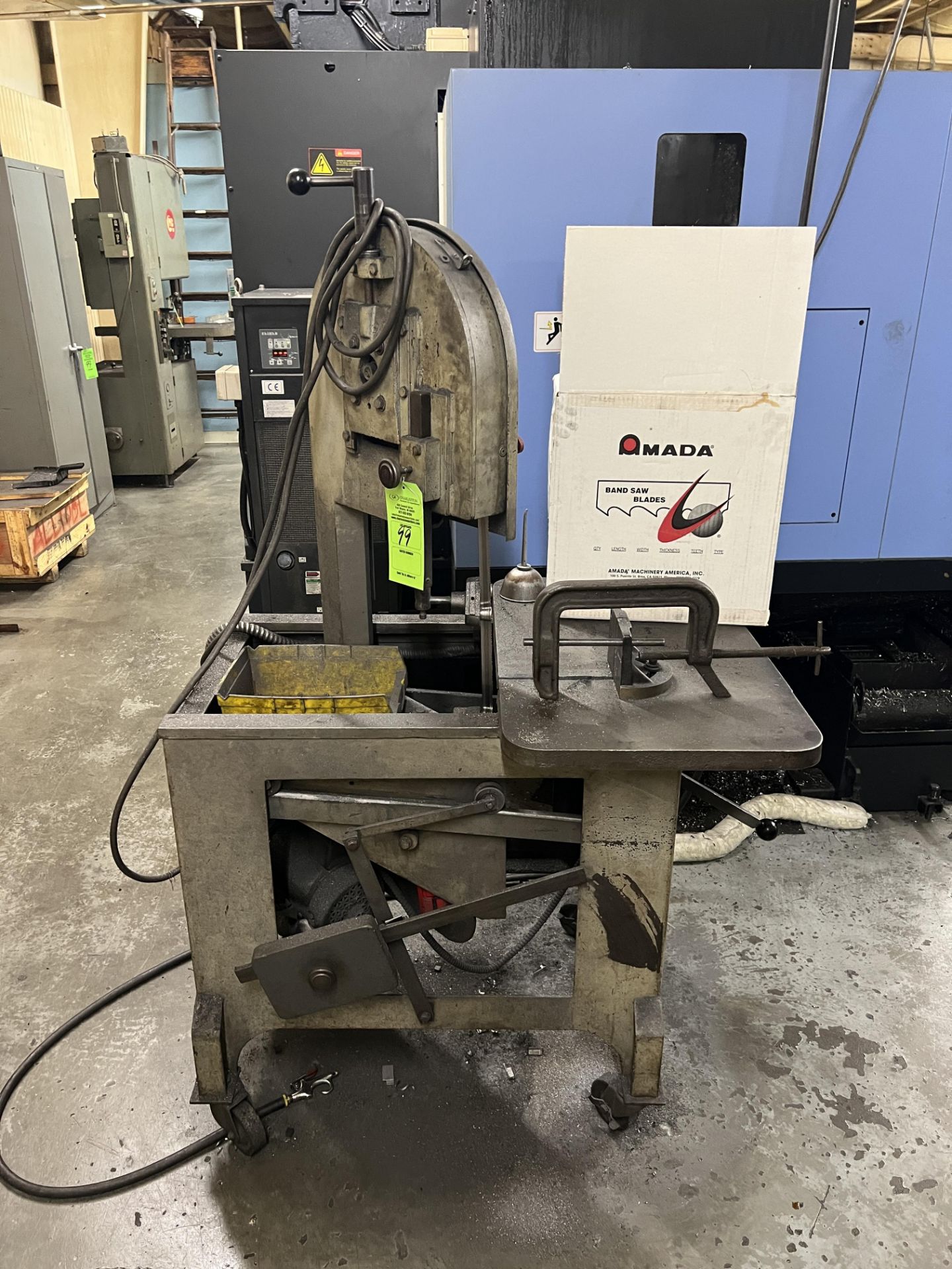 ROLL-IN BAND SAW