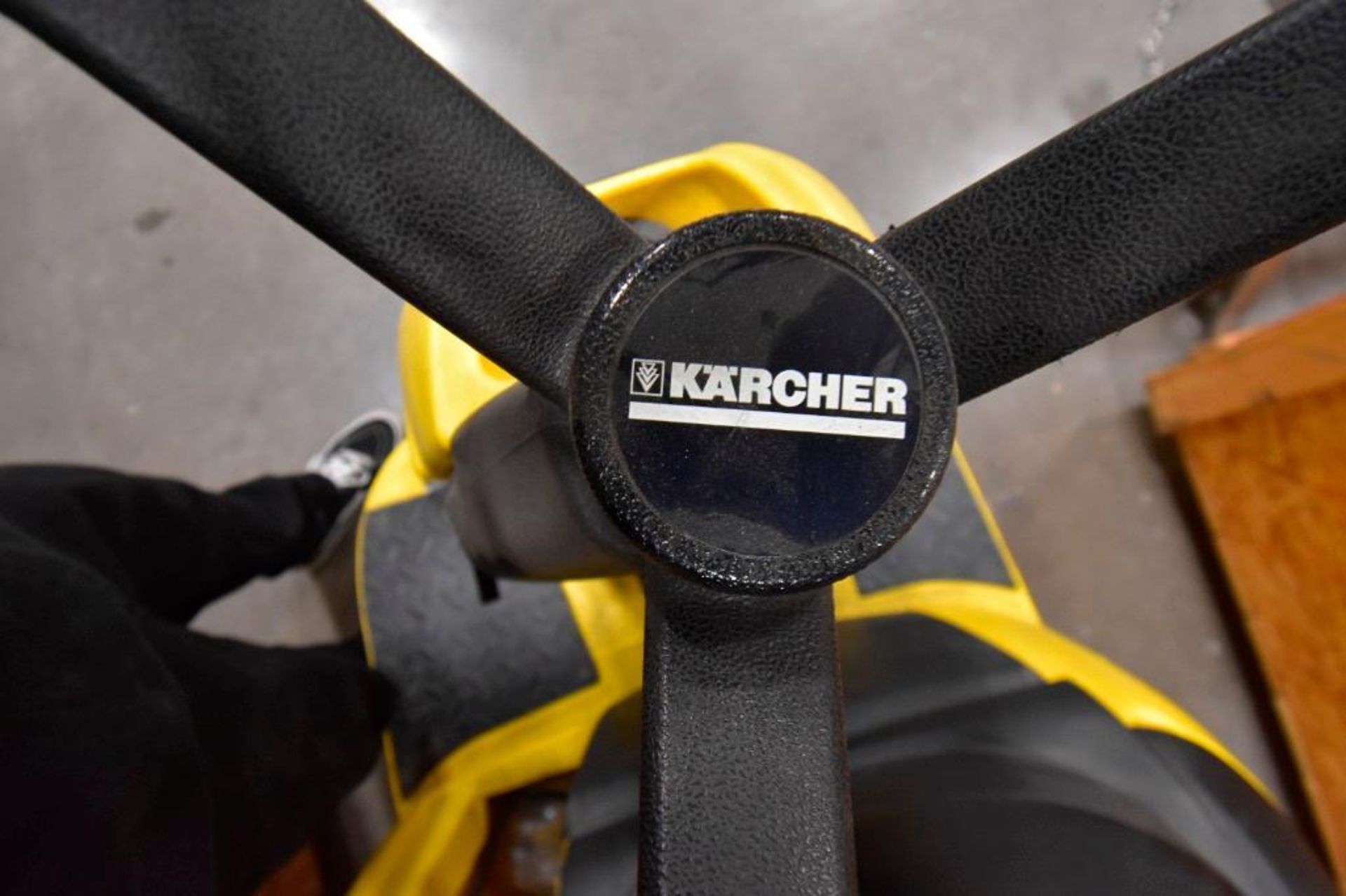 Karcher Floor Scrubber B90R - Image 5 of 8