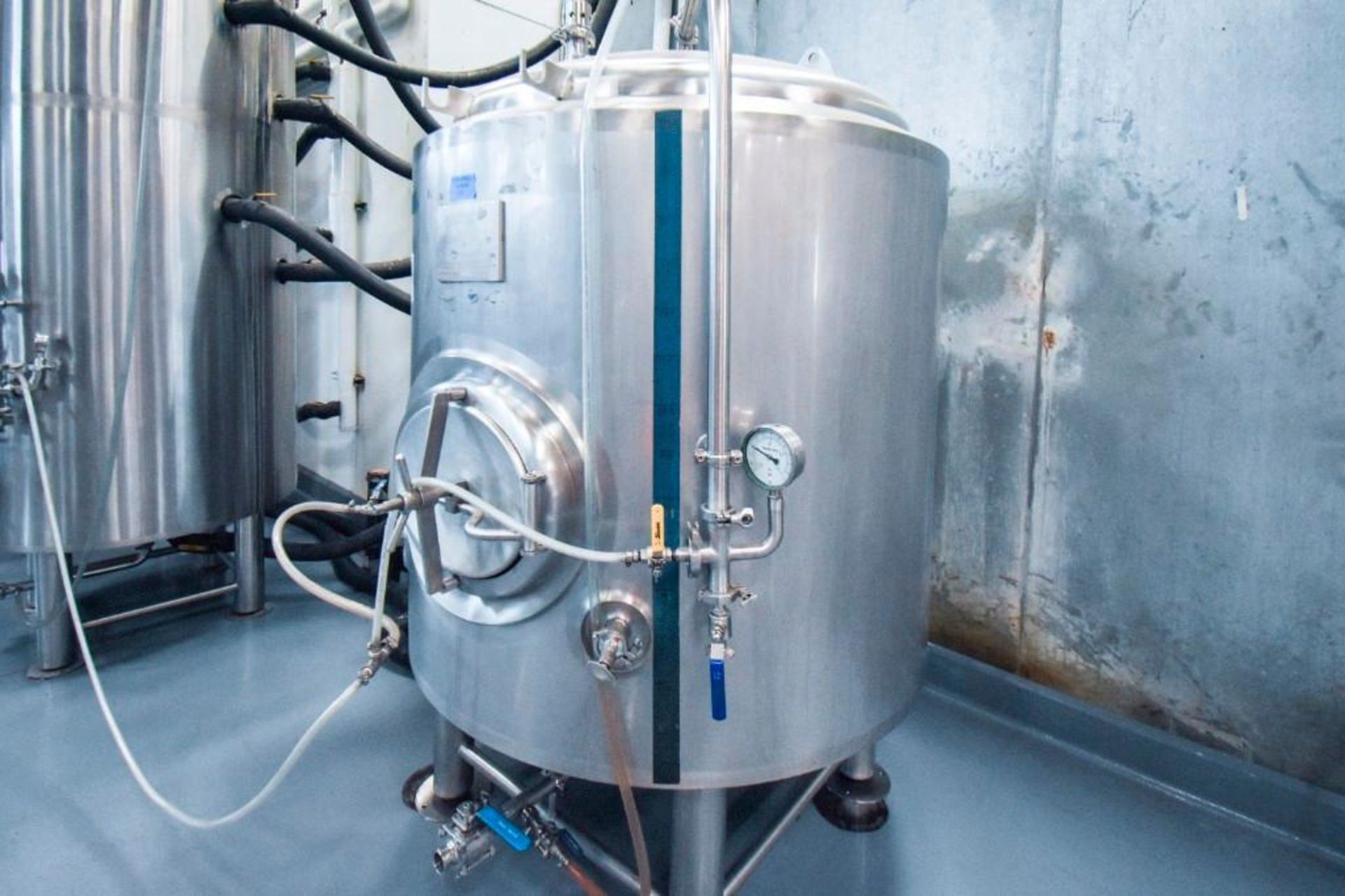 420 Gallon Stainless Steel Jacketed Carbonation Tank - Image 3 of 5