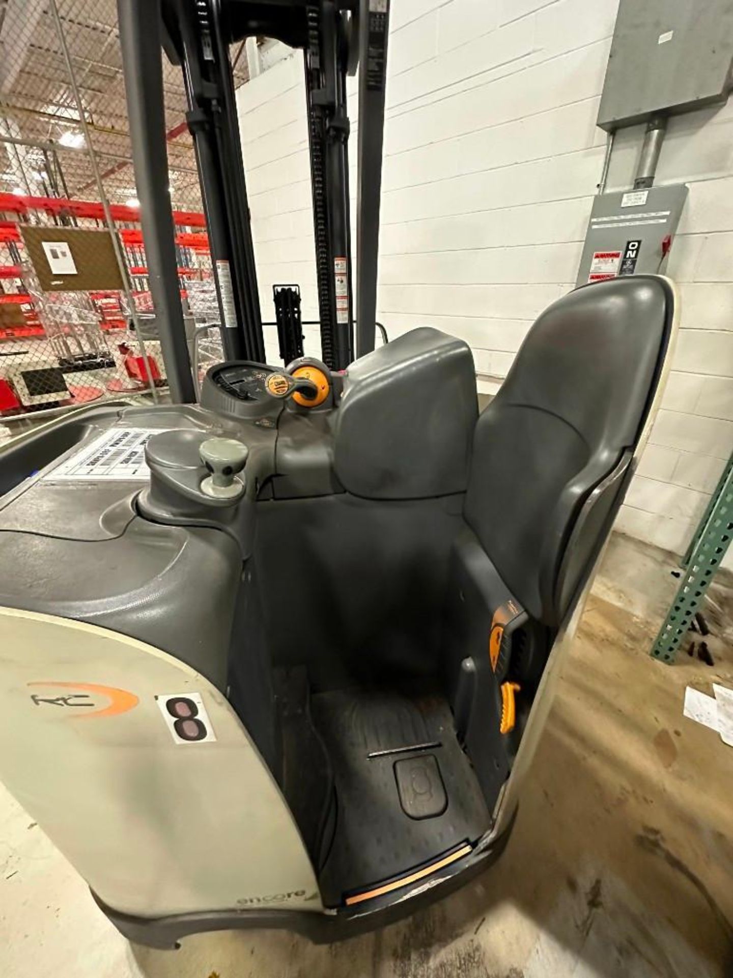 Crown Electric Forklift RC5525- 30 Year 2017 - Image 4 of 8
