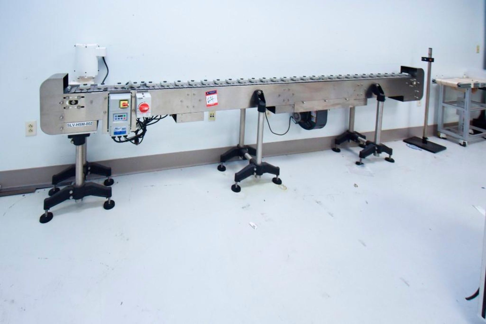 Puck Conveyor with Variable Speed