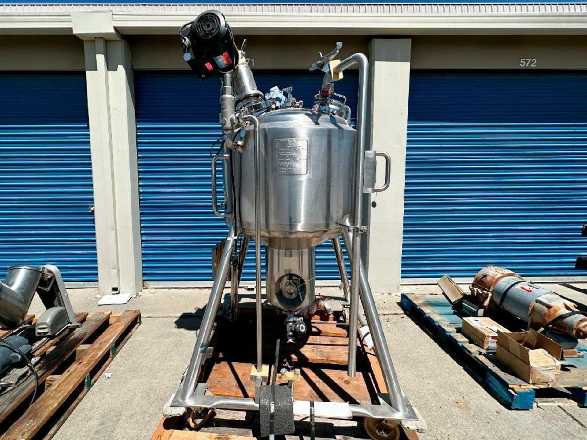 DCI Top and Bottom Jacketed Mixing Tank 200 Liter