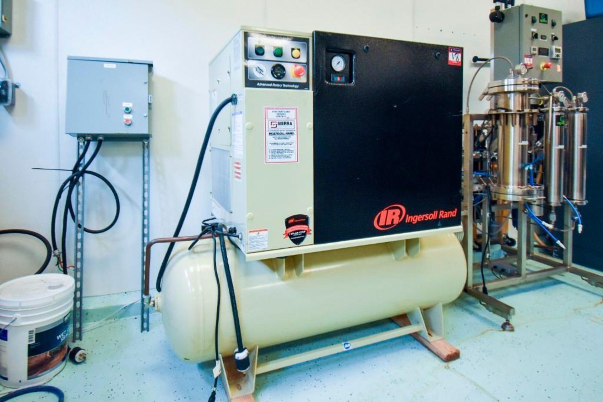 Ingersoll Rand Air Compressor - Image 4 of 7