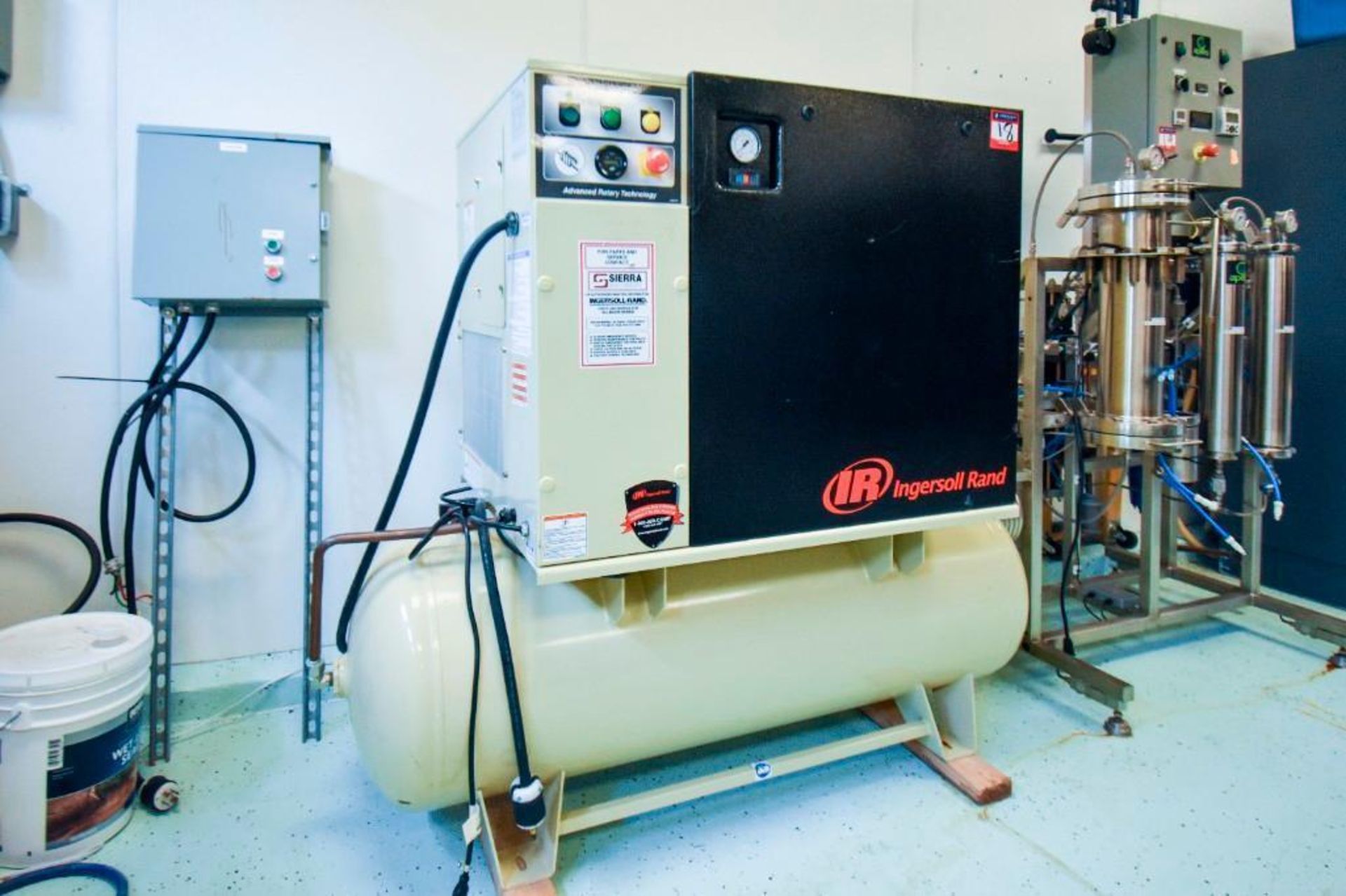 Ingersoll Rand Air Compressor - Image 3 of 7
