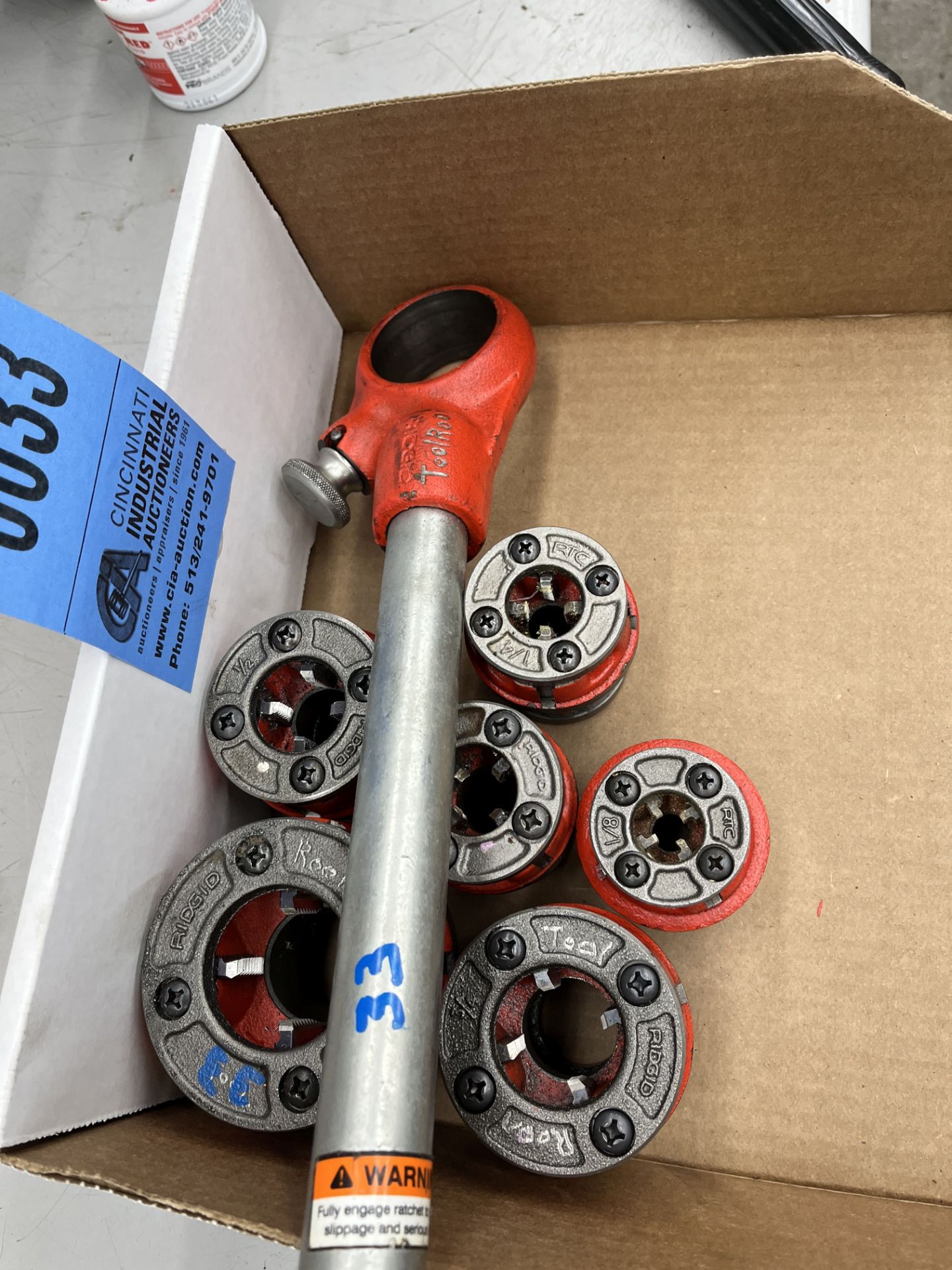 RIDGID PIPE DIE WRENCHES WITH 1", 3/4", 1/2", 3/8", 1/4", 1/8" DIE HEADS - Image 3 of 5