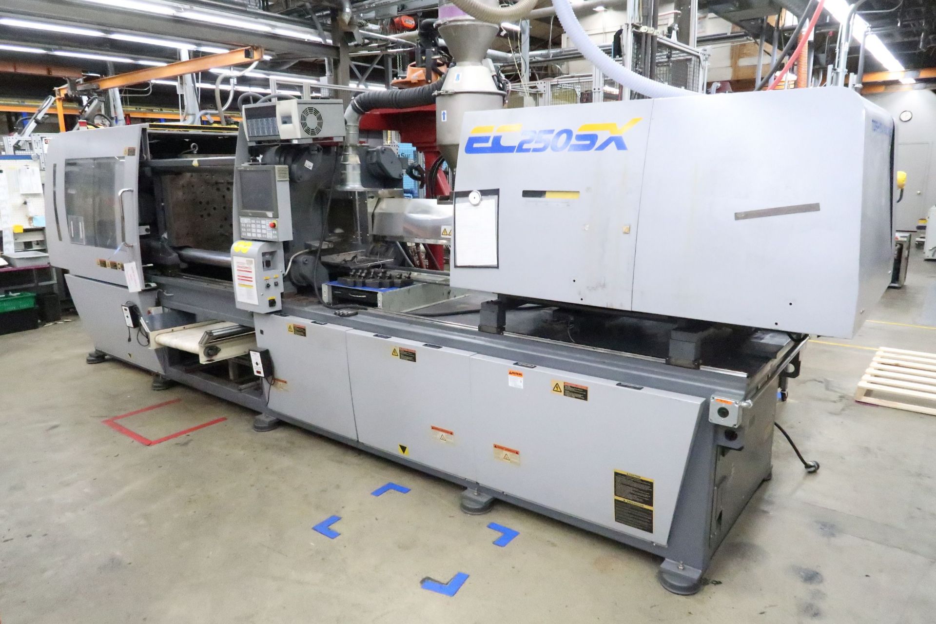 250 TON X 15.4 OZ. TOSHIBA EC250SXV50-8 ELECTRIC INJECTION MOLDING MACHINE; S/N B2M344, 36.6" X 32.