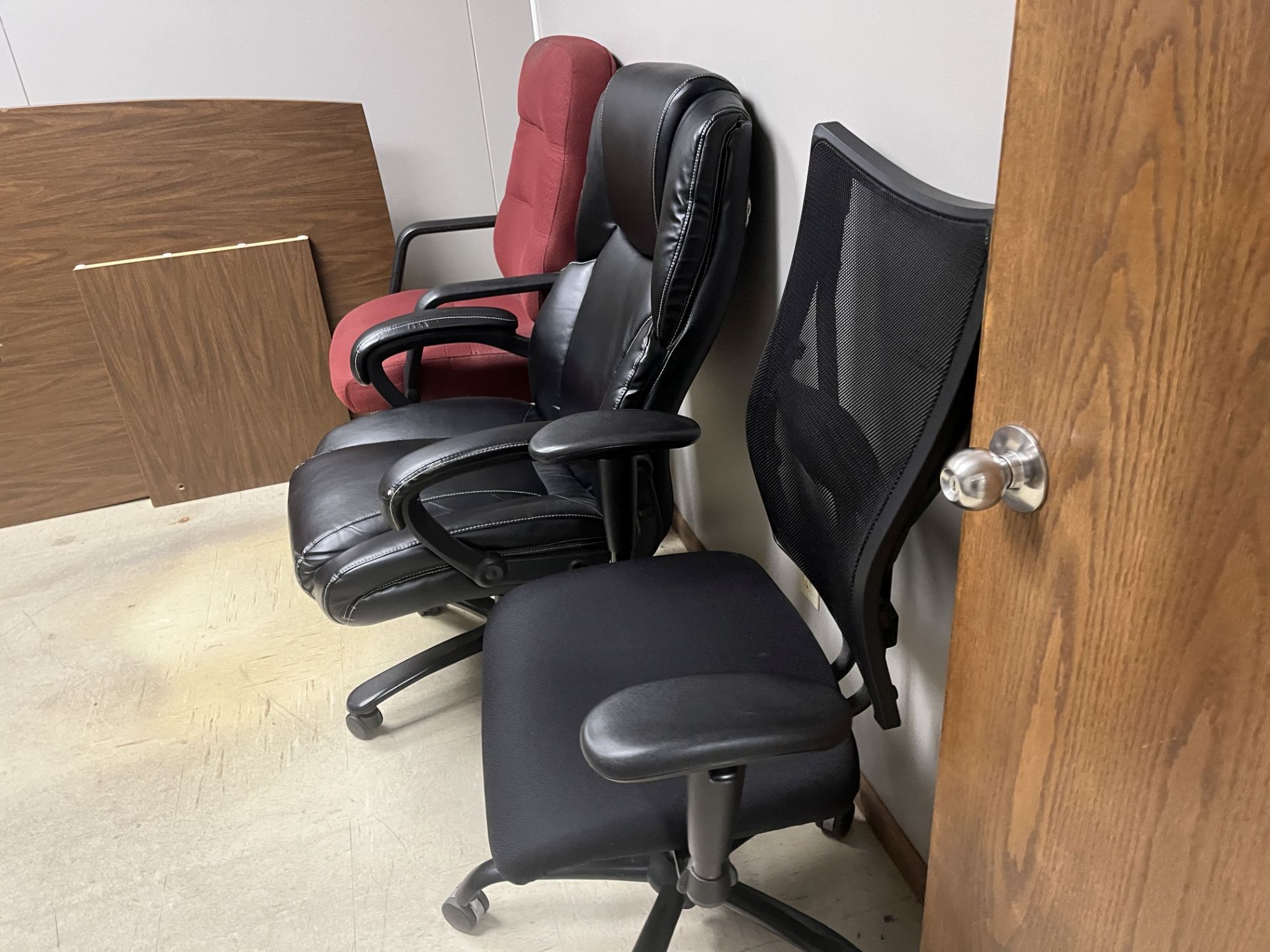 MISCELLANEOUS OFFICE FURNITURE; (2) LATERAL FILES, CHAIRS, CONFERENCE ROOM TABLE - Image 3 of 6