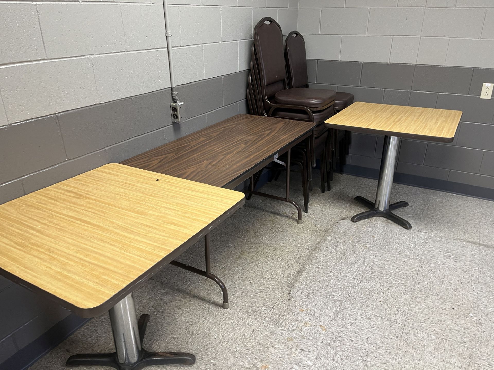 LUNCHROOM TABLES AND CHAIRS - Image 3 of 4