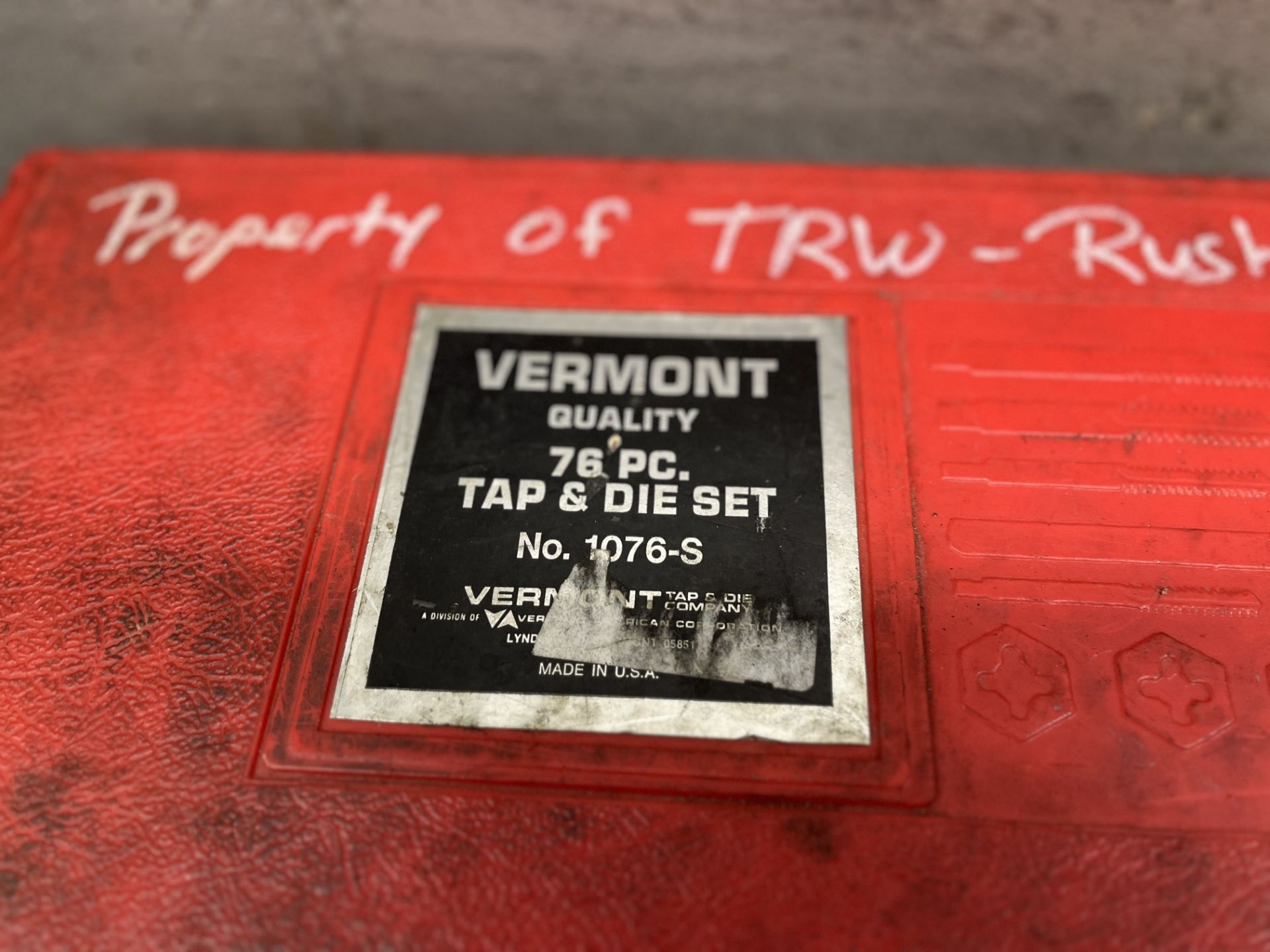 VERMONT TAP AND DIE SET WITH WRENCHES IN CASE - Image 2 of 10