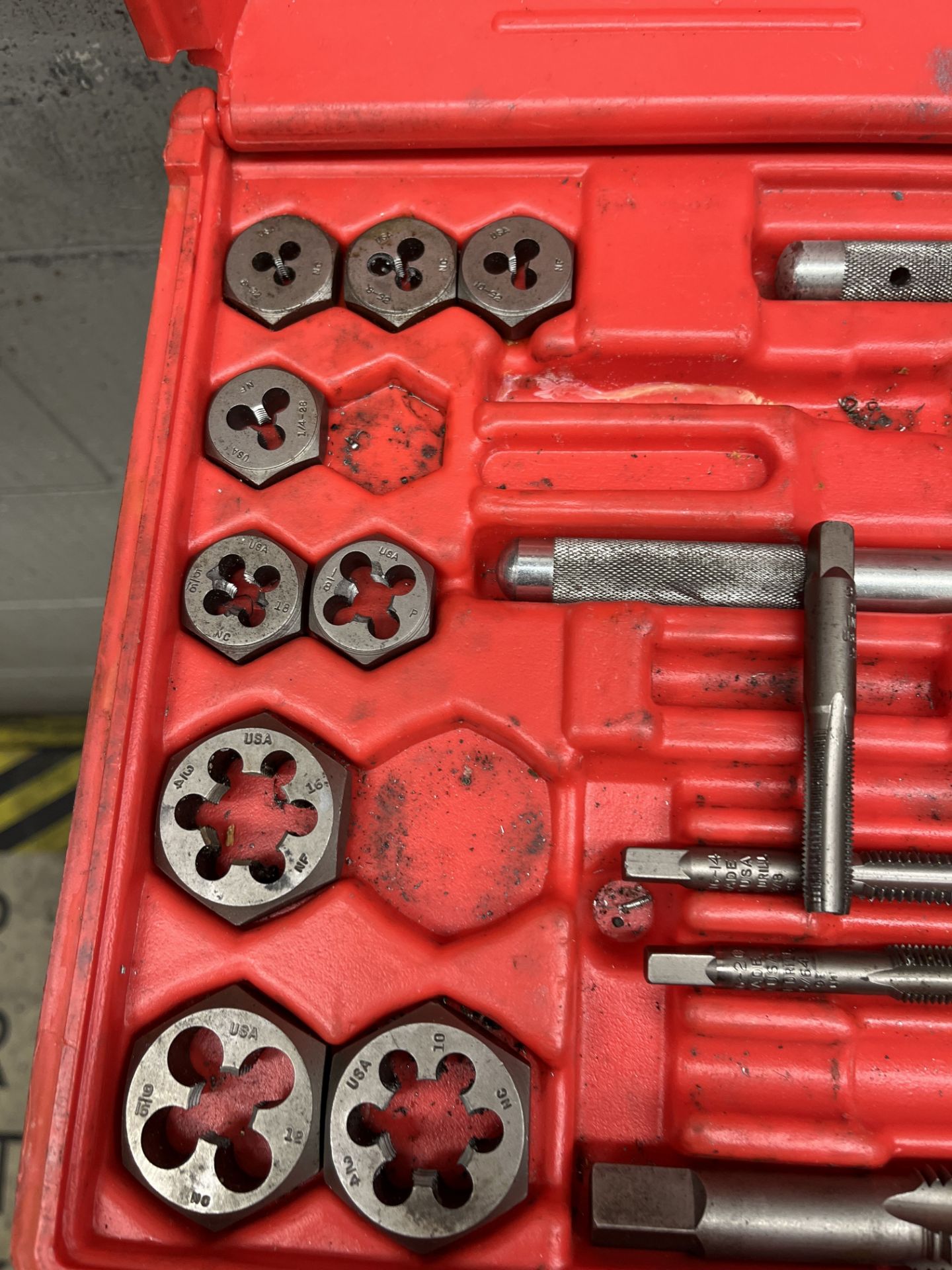 VERMONT TAP AND DIE SET WITH WRENCHES IN CASE - Image 8 of 10