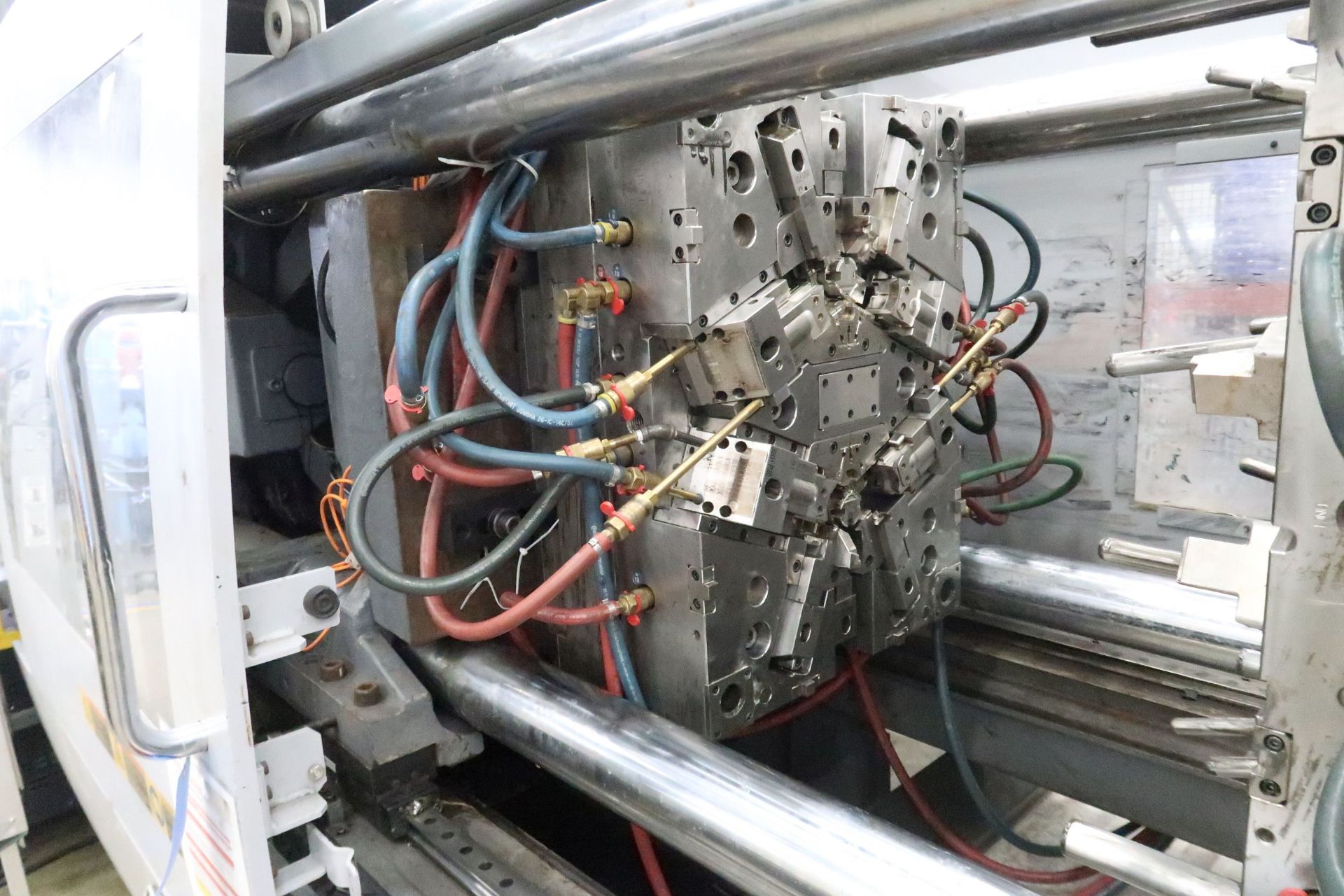 { Group of lots: 257, 258 } 250 TON X 12.2 OZ. TOSHIBA EC250SXV50-8 ...