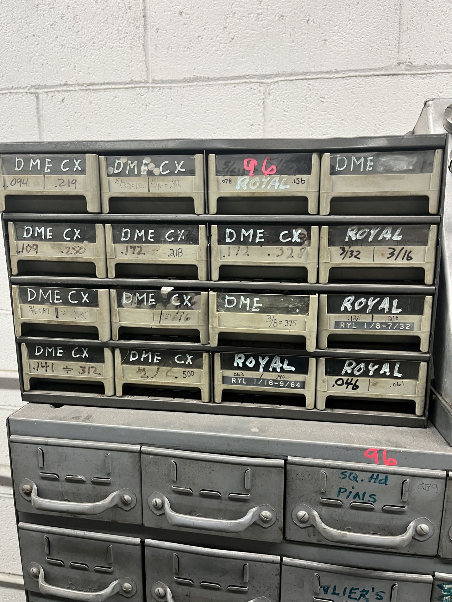 SHOP CABINET WITH 5C COLLET SET, 5" FUJI MAGNETIC CHUCK, 6" 4-JAW CHUCK, 4" 3-JAW CHUCK, R-8 - Image 10 of 25