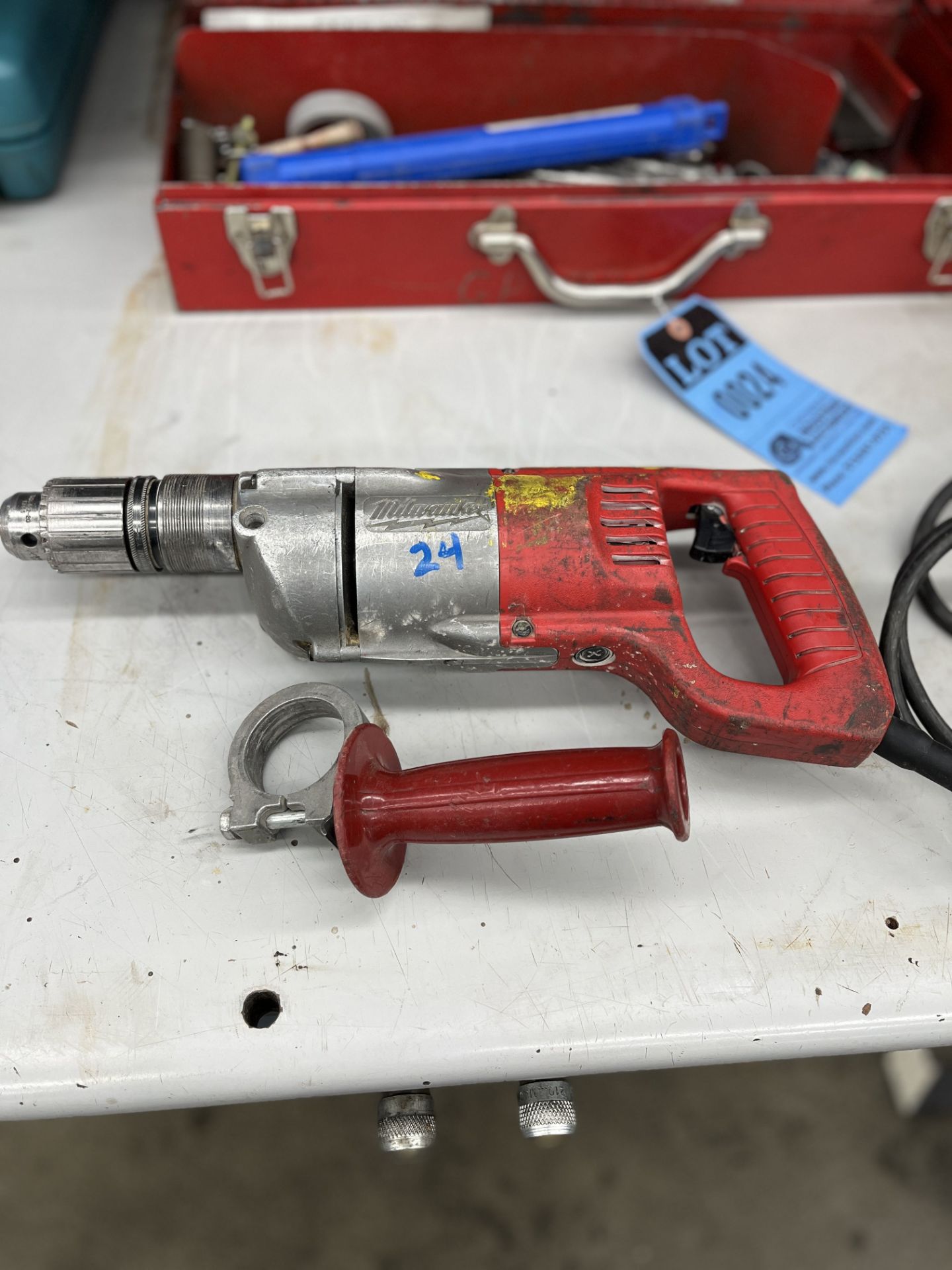 1/2" MILWAUKEE MODEL 5388 HAMMER POWER DRILL; S/N 760921153, WITH CONCRETE DRILLS IN CASE - Image 4 of 6