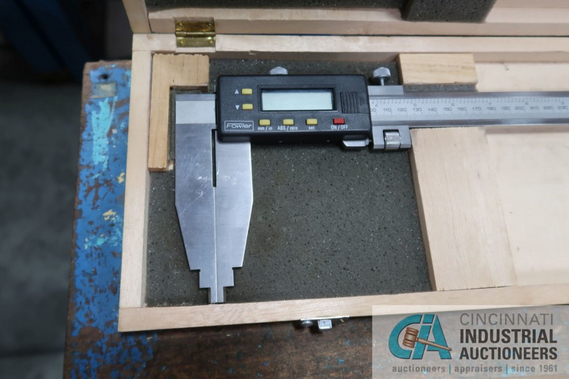 24" FOWLER DIGITAL CALIPER - Image 2 of 2