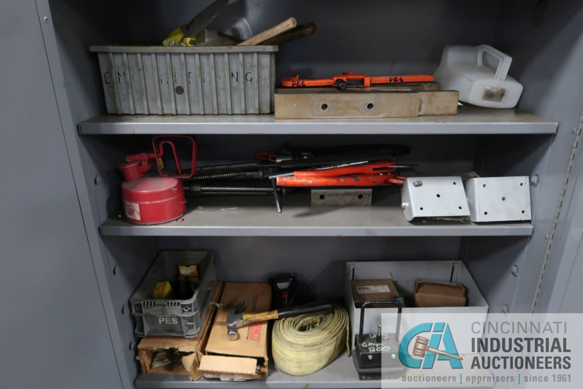 2-DOOR STORAGE CABINET AND CONTENTS WITH MISCELLANEOUS SHOP SUPPORT SUPPLIES - Image 3 of 4