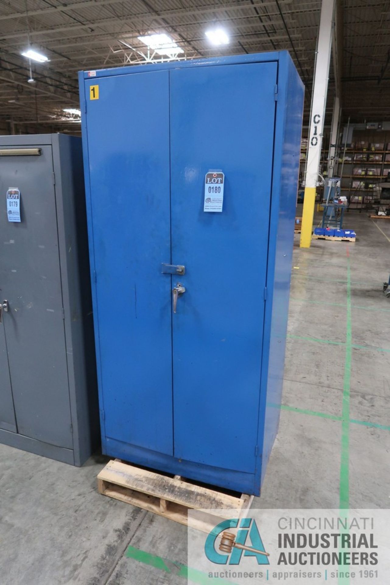 2-DOOR STORAGE CABINET