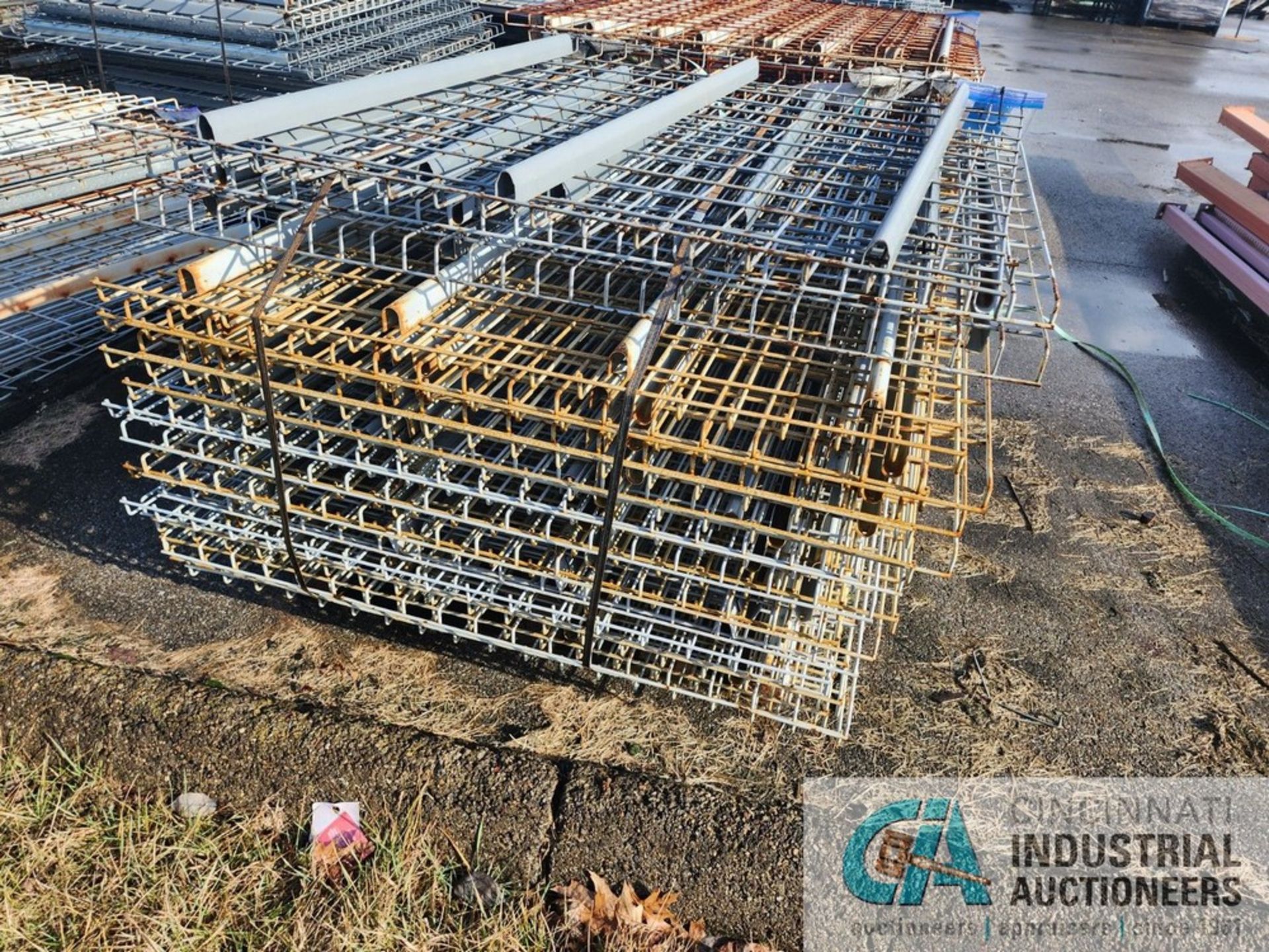VARIOUS SIZE WIRE DECK SECTIONS - Image 2 of 2