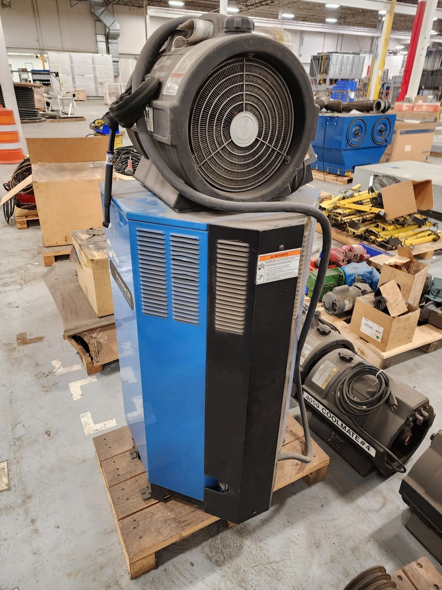 MILLER SYNCROWAVE 351 POWER SOURCE WITH COOLMATE 4 CHILLER; S/N KG040883 - Image 4 of 4