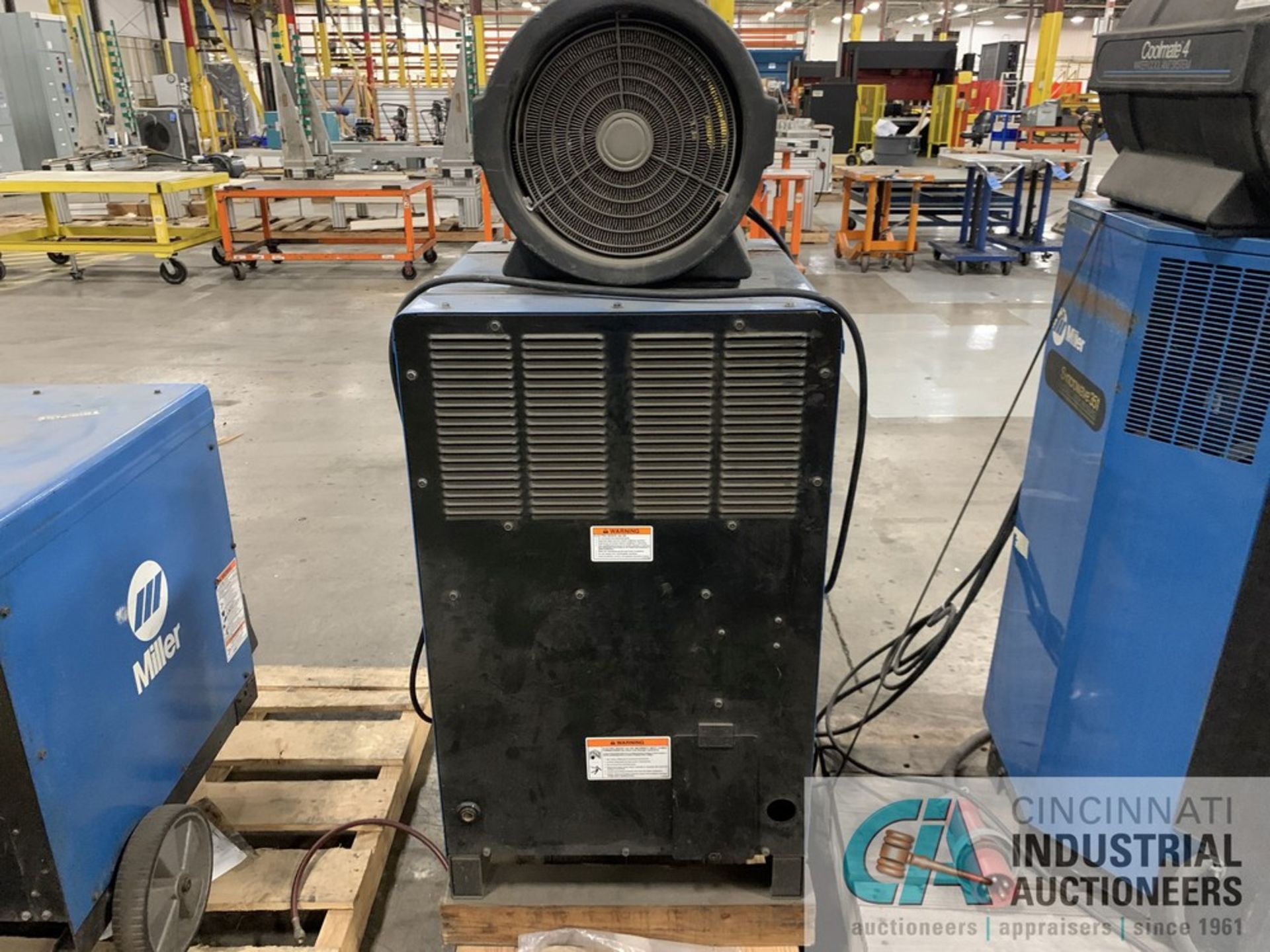 300 AMP MILLER SYNCROWAVE 350 LX WELDER W/ MILLER COOLMATE 4 RADIATOR - Image 3 of 6