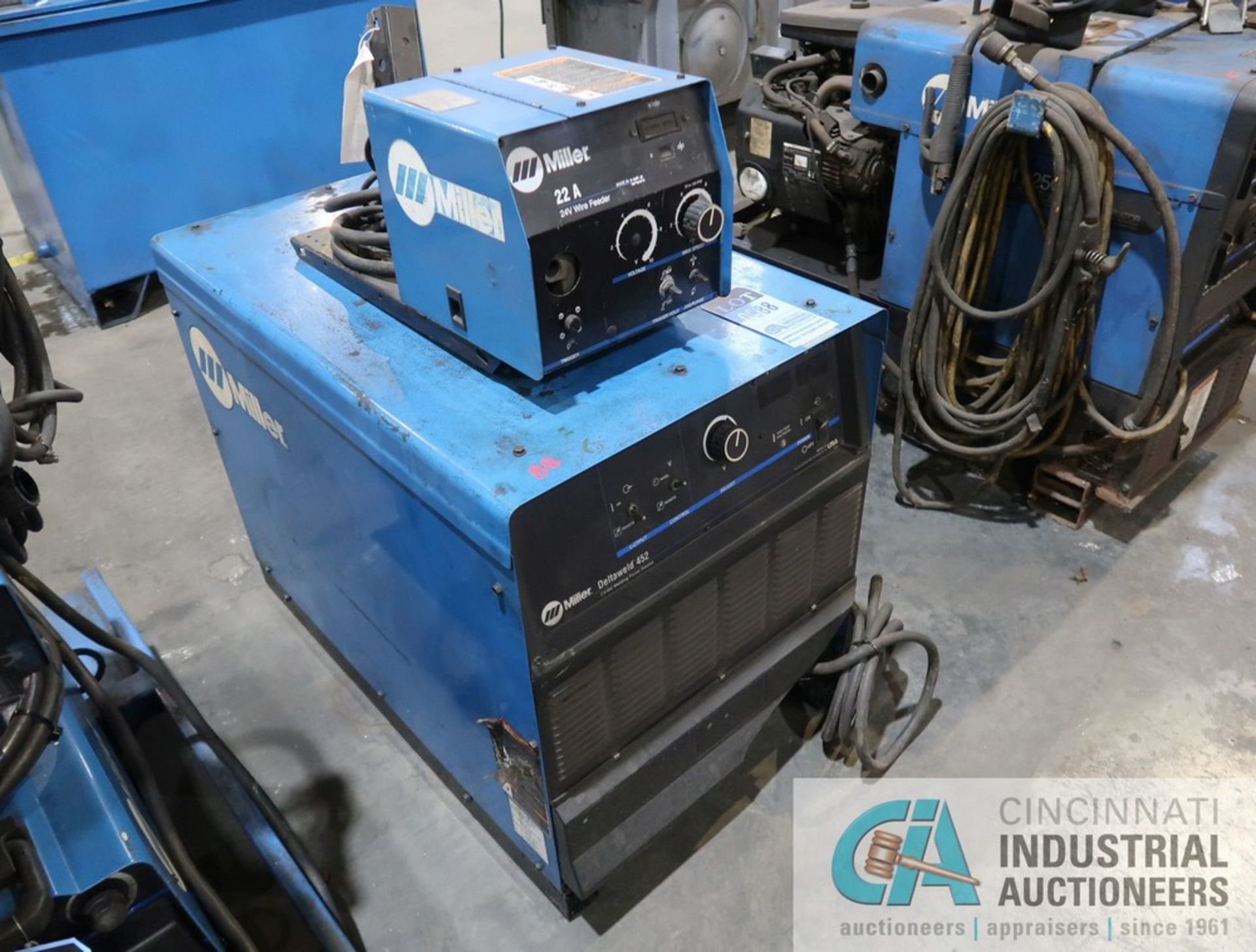 450 AMP MILLER DELTAWELD 452 CC/DC WELDING POWER SOURCE; S/N LC49500, WITH MILLER 22A 24 VOLT WIRE - Image 2 of 4