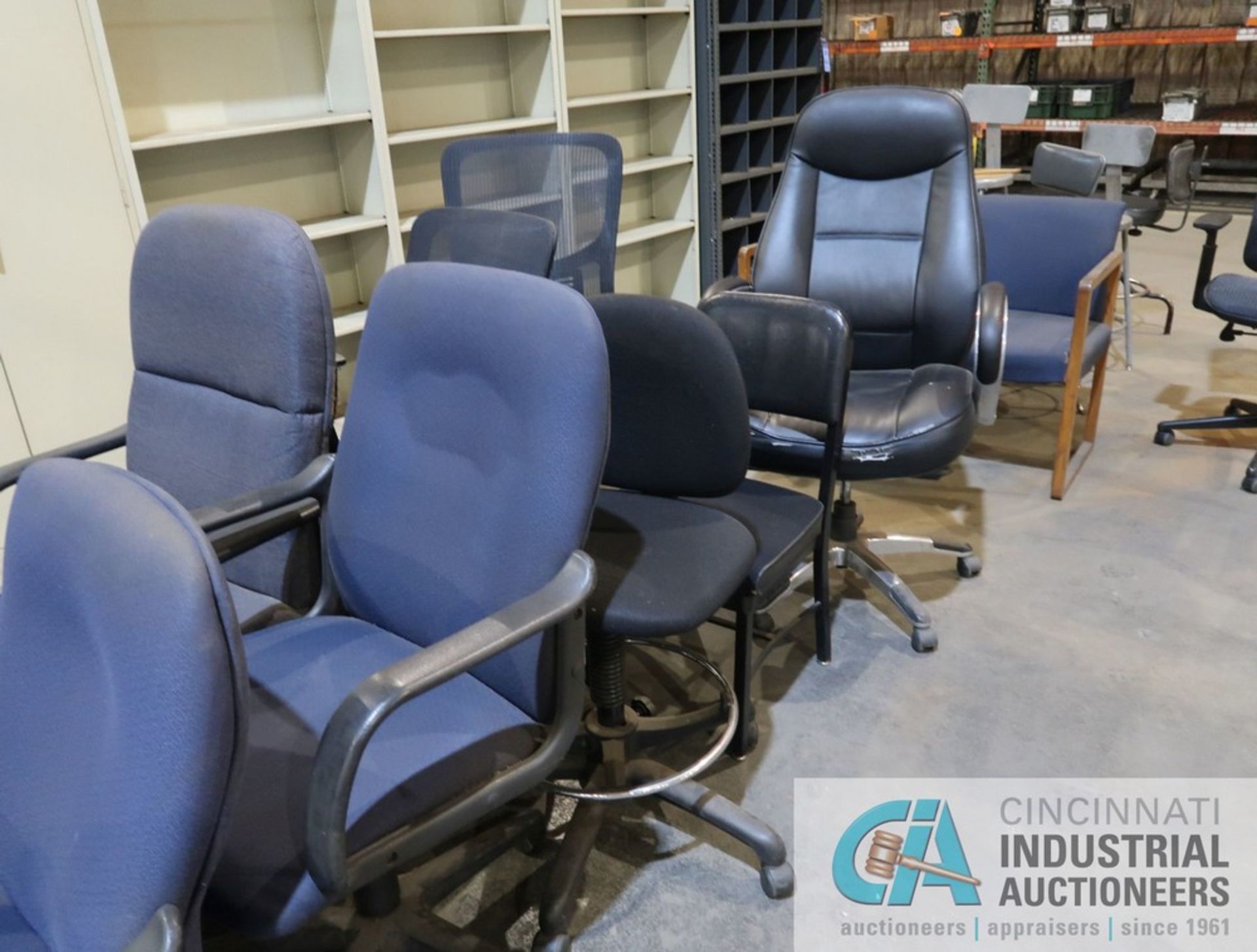 (LOT) MISCELLANEOUS TYPE OFFICE CHAIRS - Image 3 of 6