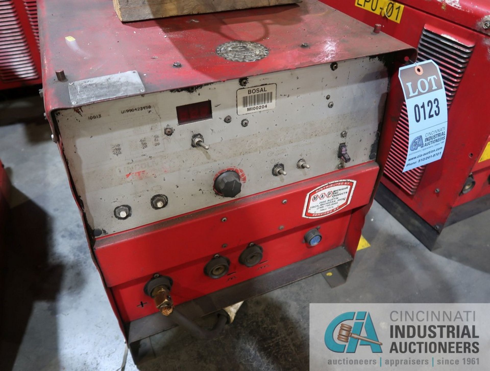 250 AMP LINCOLN ELECTRIC CV-250 WELDING POWER SOURCE; S/N U1990423458, WITH LINCOLN LN-7 WIRE - Image 2 of 4