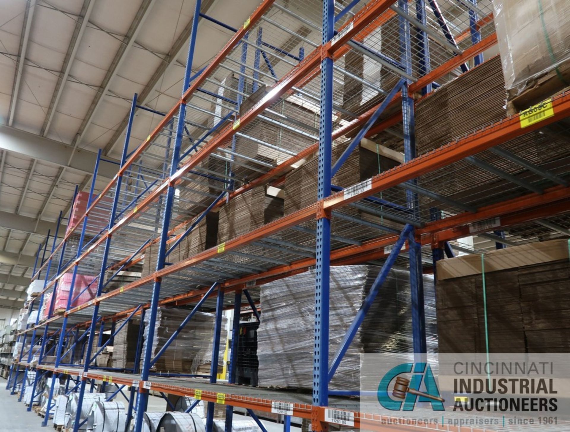 SECTIONS 42" X 144" X 26' PALLET RACK, (12) UPRIGHTS, (88) 3" FACE CROSSBEAMS, WIRE DECKING - Image 5 of 6