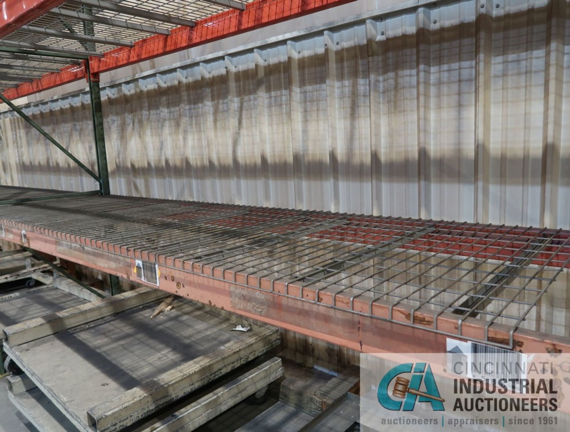 SECTIONS 42" X 144" X 16' PALLET RACK, (3) UPRIGHTS, (16) 5" FACE CROSSBEAMS, WIRE DECKING - Image 2 of 4