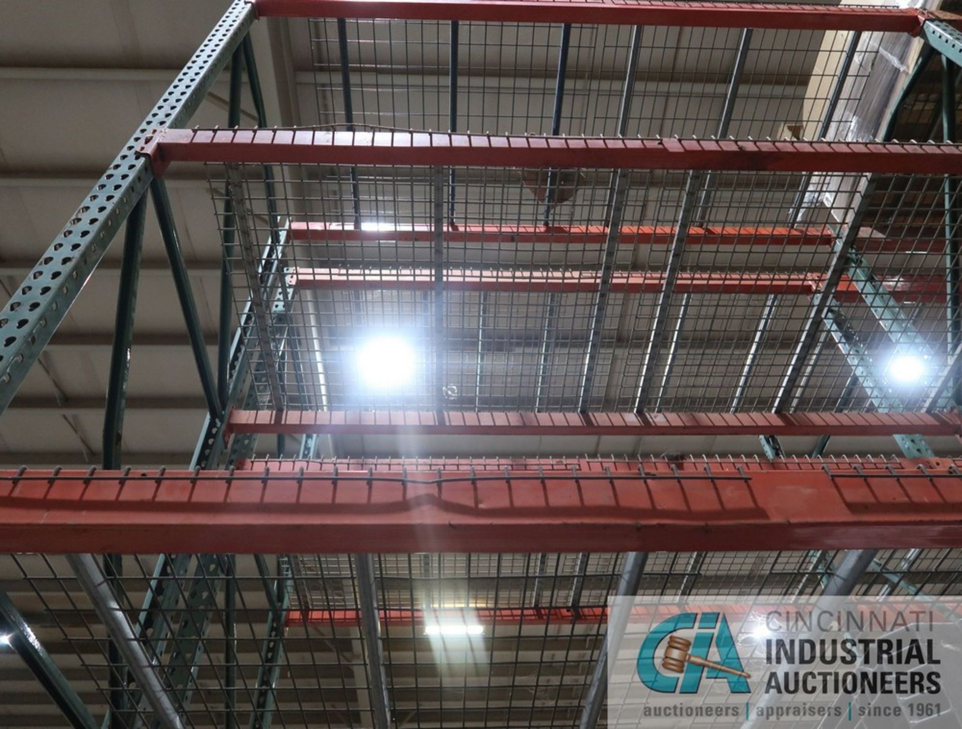 SECTIONS 42" X 144" X 16' PALLET RACK, (11) UPRIGHTS, (80) 5" FACE CROSSBEAMS, WIRE DECKING - Image 5 of 7