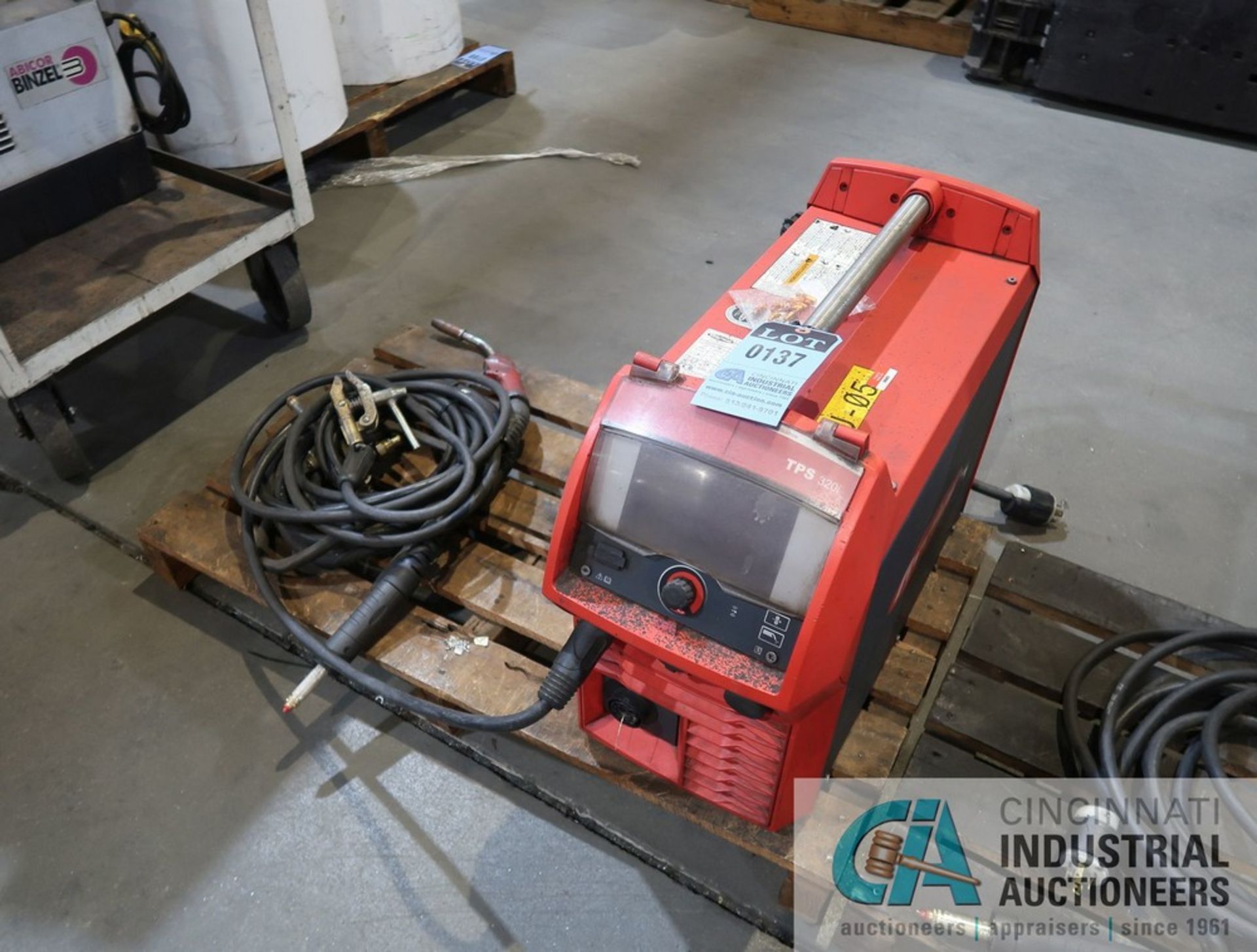 320 AMP FRONIUS MODEL TPS320i WELDING POWER SOURCE WITH BUILT IN WIRE FEEDER; S/N 26285938