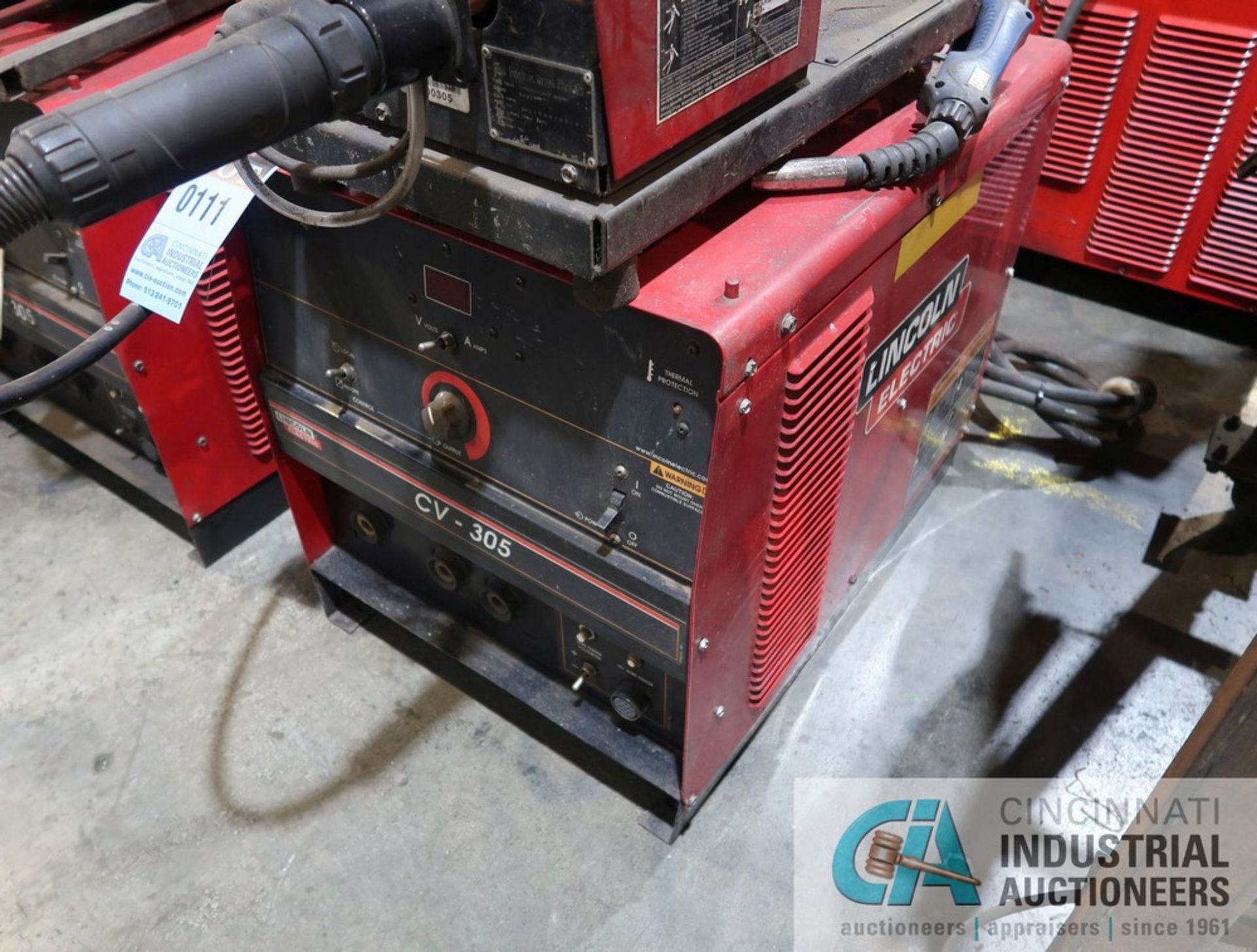 315 AMP LINCOLN ELECTRIC CV-305 WELDING POWER SOURCE; S/N U1080501537, WITH LINCOLN LN-7 WIRE - Image 3 of 5