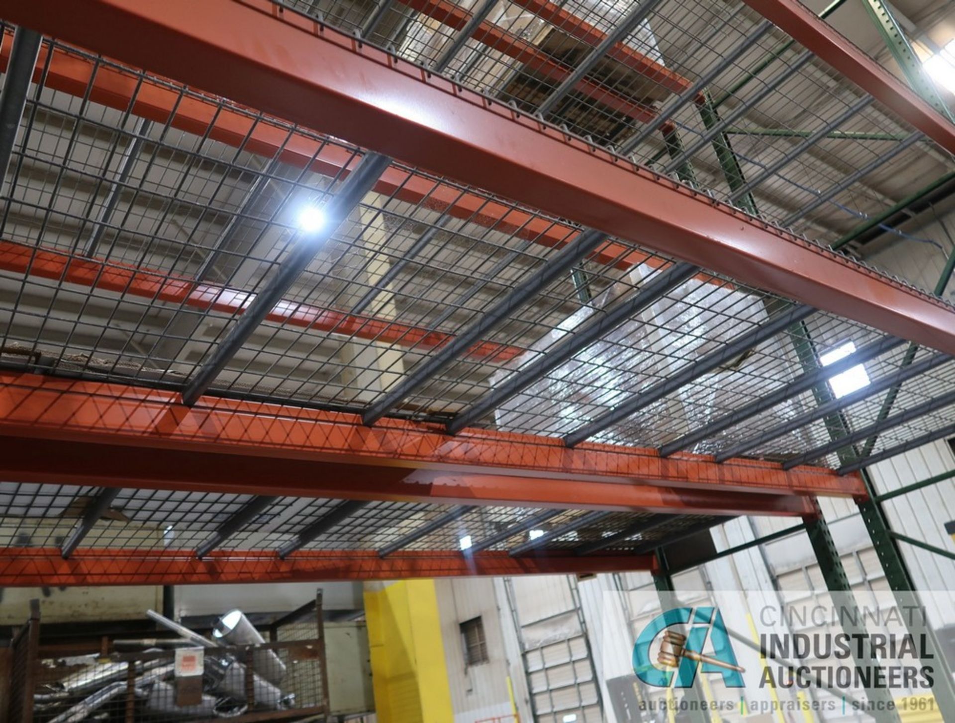 SECTIONS 42" X 144" X 16' PALLET RACK, (8) UPRIGHTS, (32) 5" FACE CROSSBEAMS, WIRE DECKING, (2) SIDE - Image 6 of 7