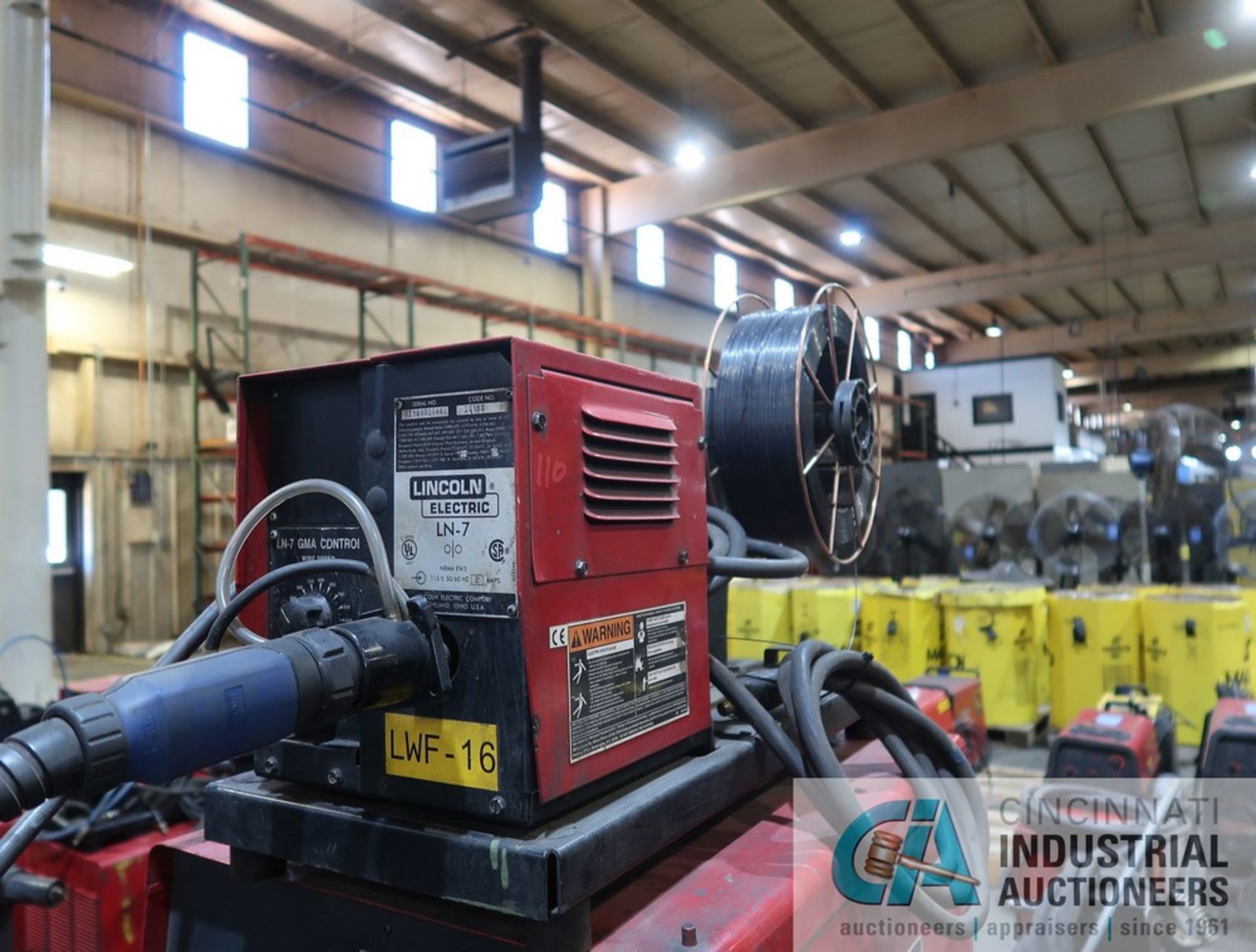 315 AMP LINCOLN ELECTRIC CV-305 WELDING POWER SOURCE; S/N U1080501545 WITH LINCOLN LN-7 WIRE FEEDER - Image 4 of 6