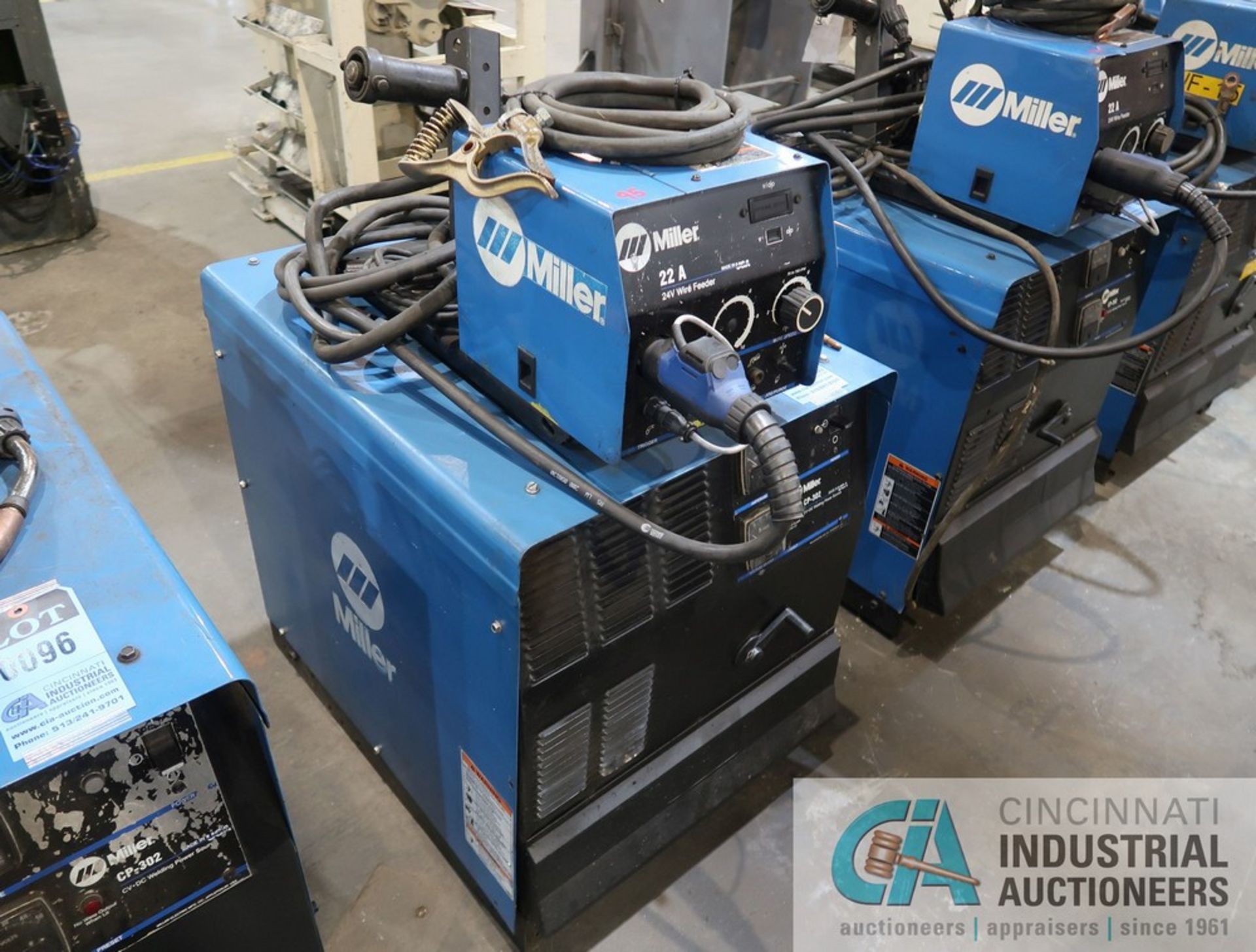 300 AMP MILLER CP-302 CV-DC WELDING POWER SOURCE; S/N LB330866, WITH MILLER 22A 24 VOLT WIRE FEEDER - Image 2 of 5