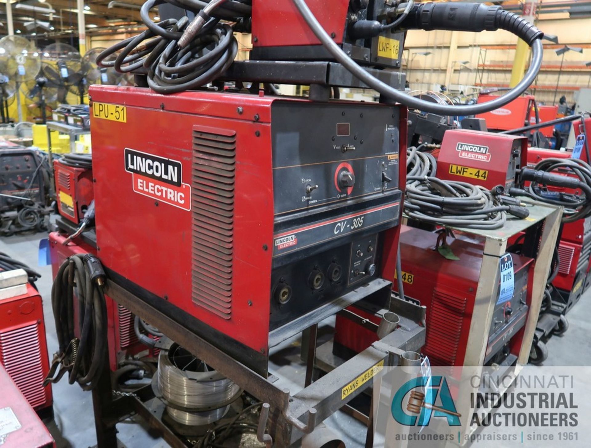 315 AMP LINCOLN ELECTRIC CV-305 WELDING POWER SOURCE; S/N U1080501545 WITH LINCOLN LN-7 WIRE FEEDER - Image 3 of 6