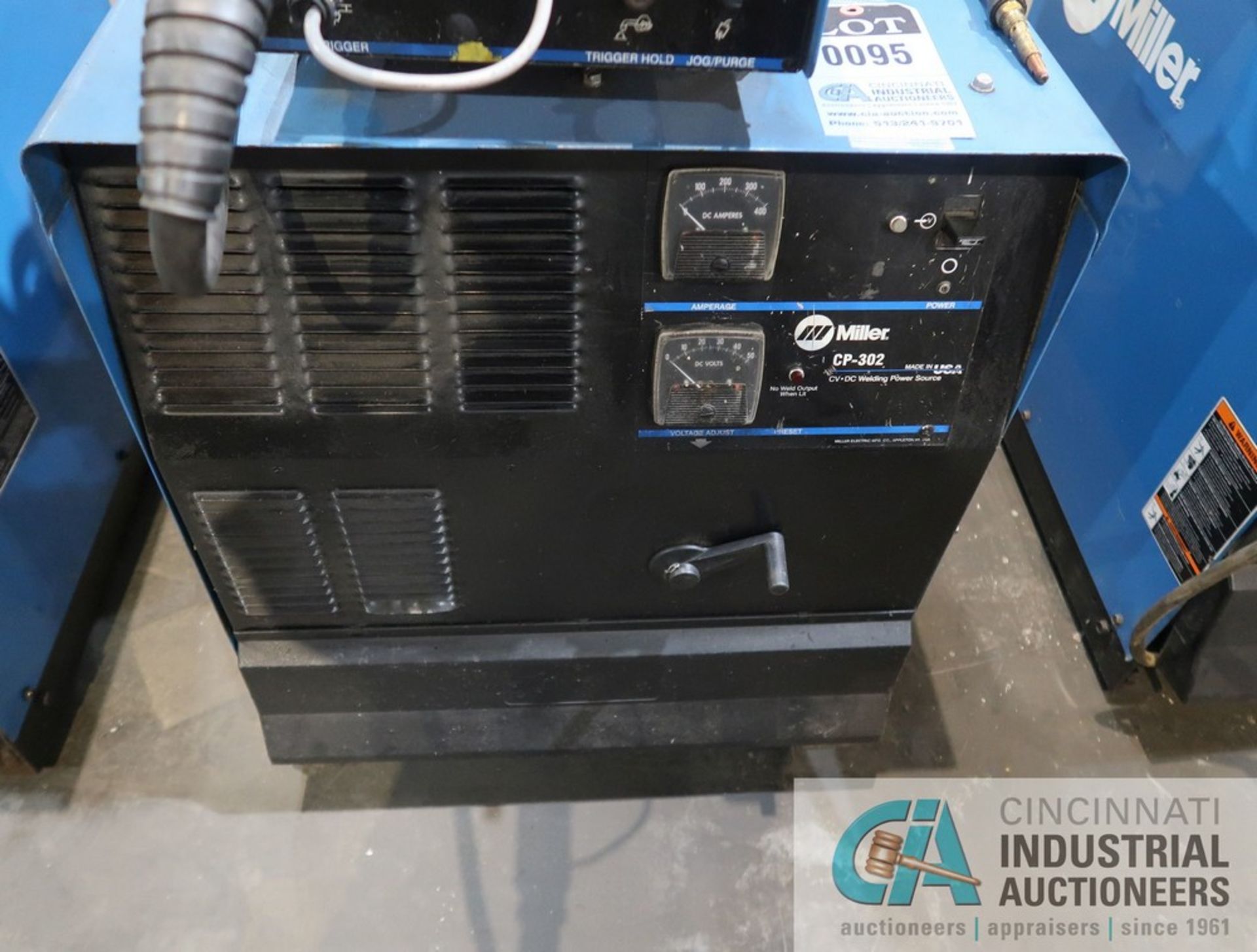 300 AMP MILLER CP-302 CV-DC WELDING POWER SOURCE; S/N LB330866, WITH MILLER 22A 24 VOLT WIRE FEEDER - Image 3 of 5