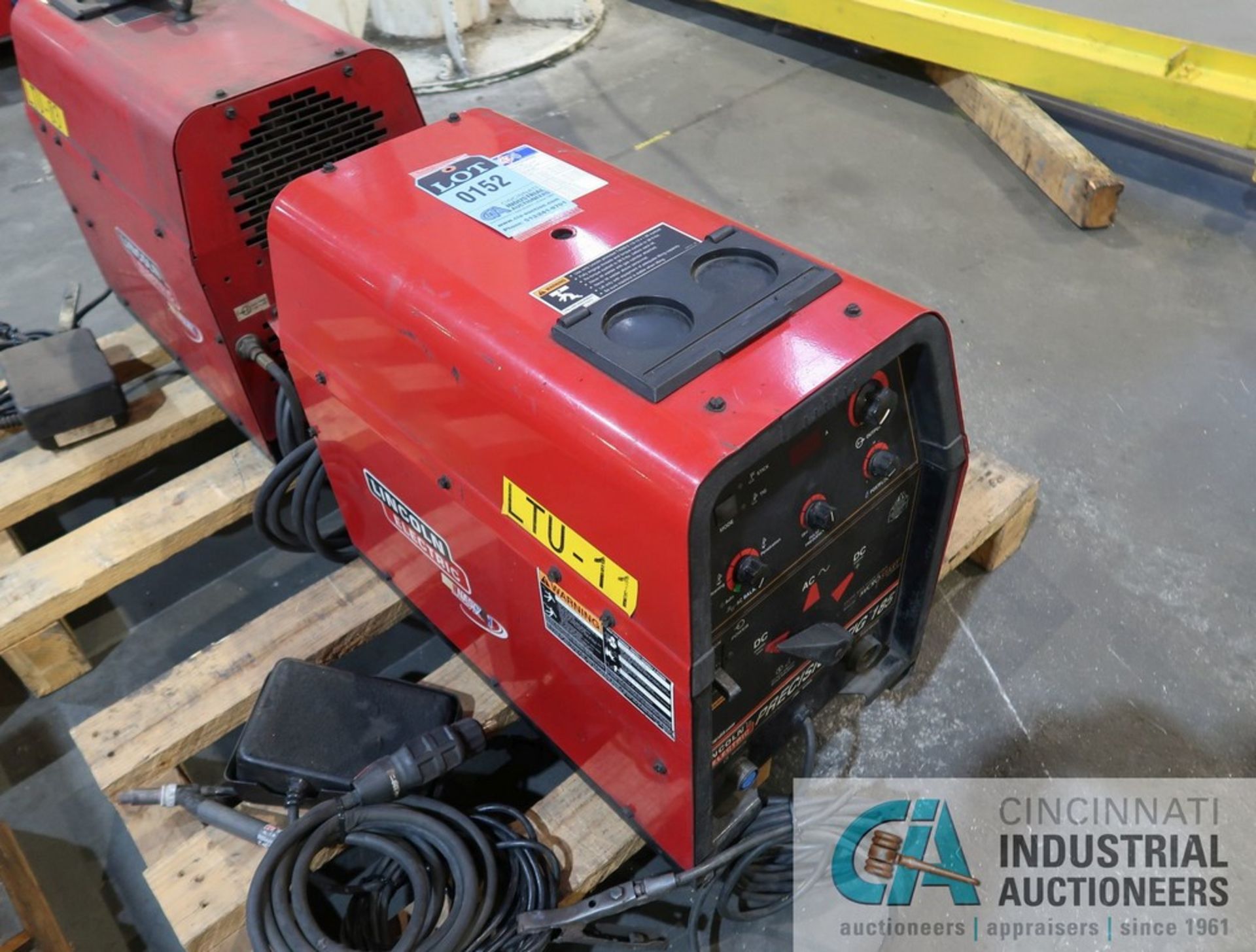 185 AMP LINCOLN ELECTRIC PRECISION TIG 185 WELDING POWER SOURCE; S/N U1050325259 - Image 2 of 3