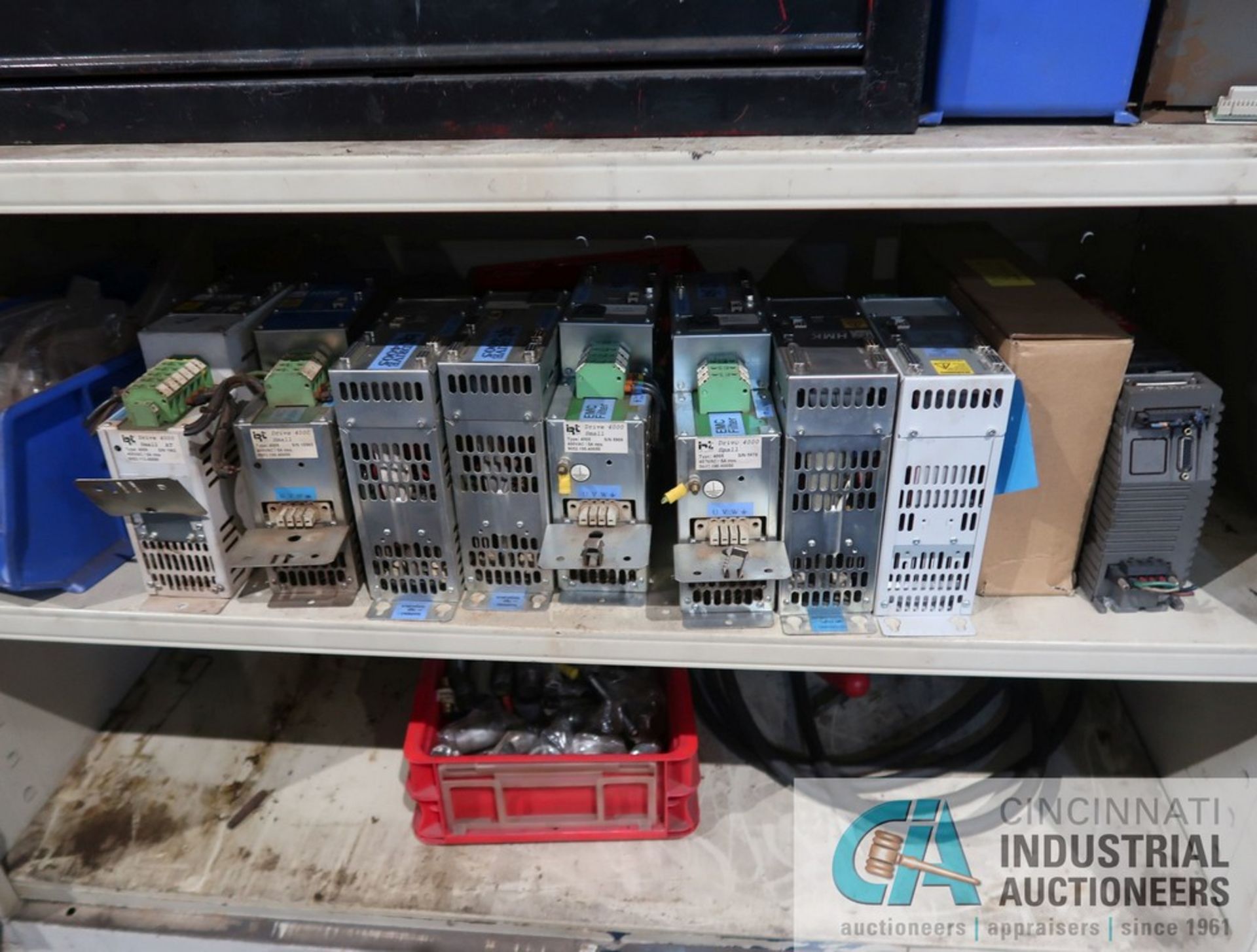 (LOT) MISCELLANEOUS USED POWER DRIVE MODULE CONTROL PANELS AND OTHER RELATED ITEMS WITH STORAGE - Image 4 of 4