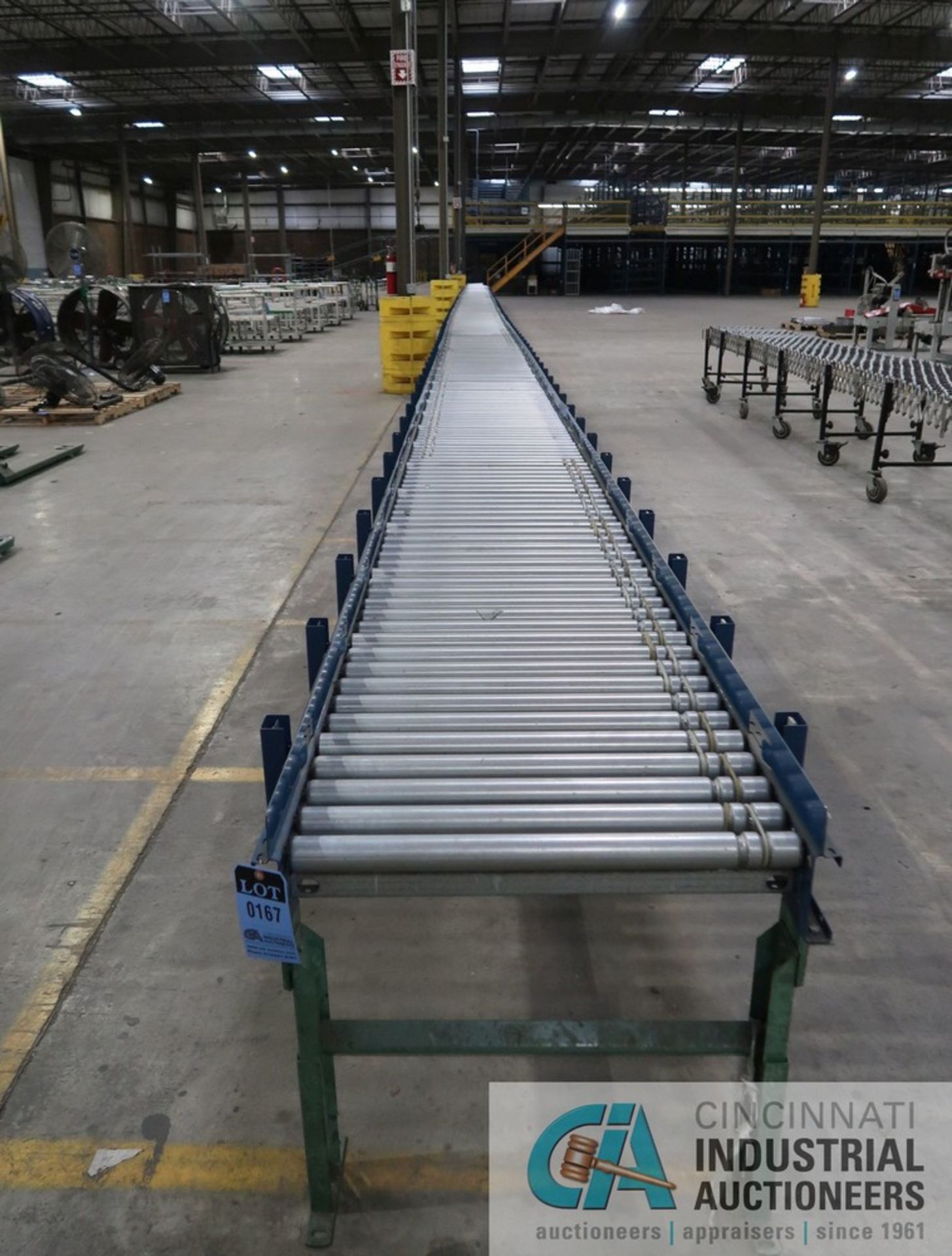 26" WIDE X 120' LONG AUTOMOTION ADJUSTABLE HEIGHT POWER ROLLER CONVEYOR WITH (1) SECTION 22" X 10' - Image 2 of 14