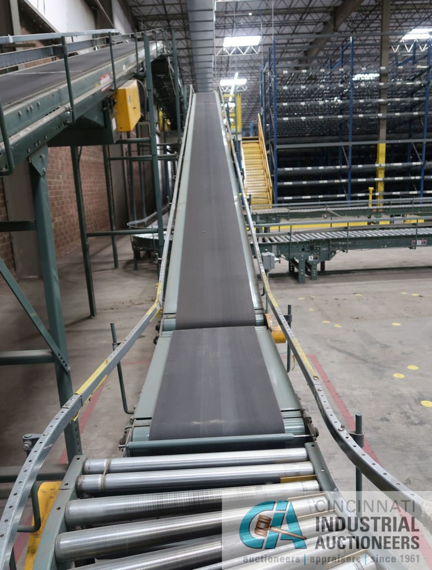 24" WIDE X 160' (APPROX.) HYTROL MODEL 190-ABA POWER ROLLER BALL CONVEYOR WITH CURVE AND 35' X 18" - Image 6 of 19