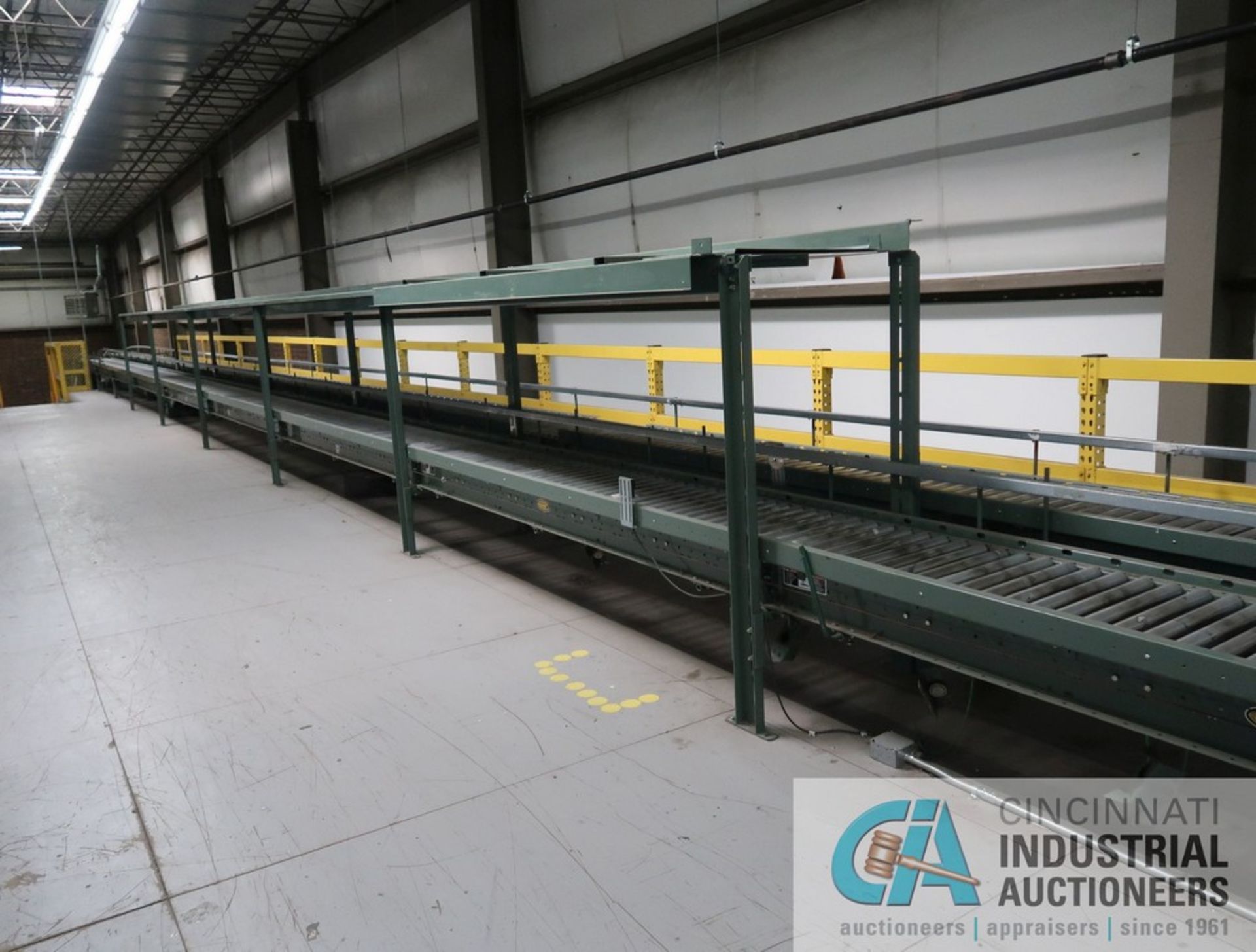 24" WIDE X 160' (APPROX.) HYTROL MODEL 190-ABA POWER ROLLER BALL CONVEYOR WITH CURVE AND 35' X 18" - Image 17 of 19