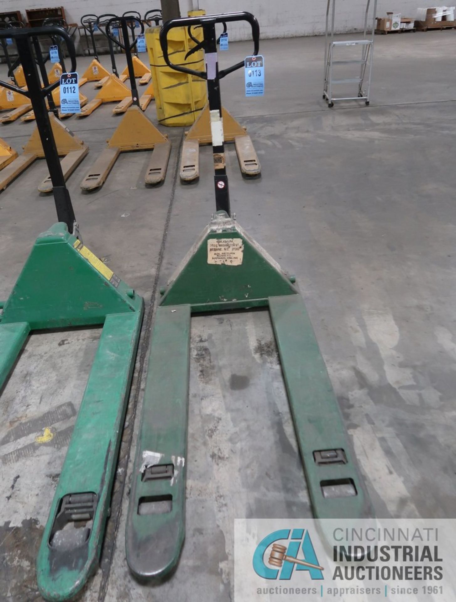 5,500 LB. CAPACITY DOUGHERTY HAND HYDRAULIC PALLET TRUCK