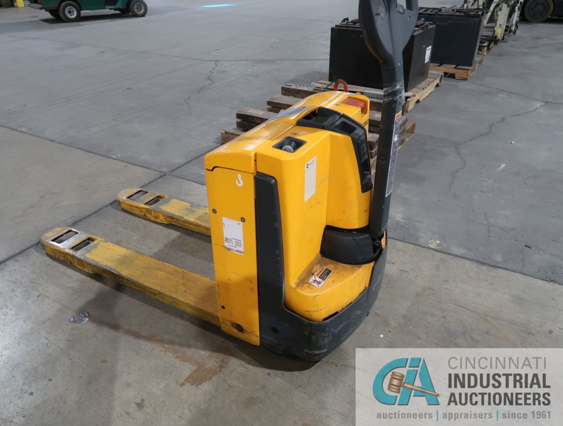JUNGHEINRICH MODEL EJE120 ELECTRIC WALK BEHIND PALLET TRUCK; S/N N/A, BUILT IN CHARGERS - Image 3 of 4
