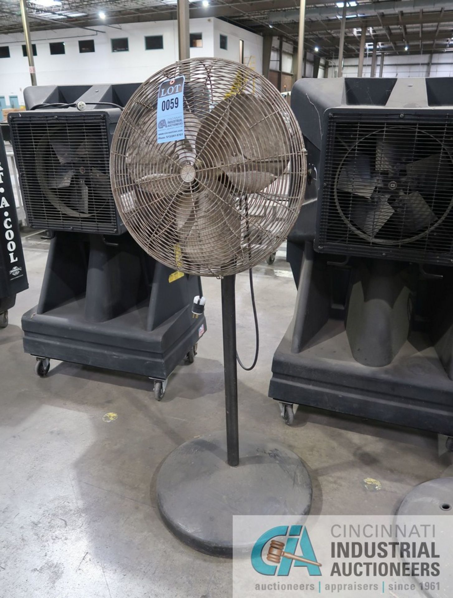 20" DIAMETER DAYTON PEDESTAL INDUSTRIAL DUTY AIR CIRCULATOR